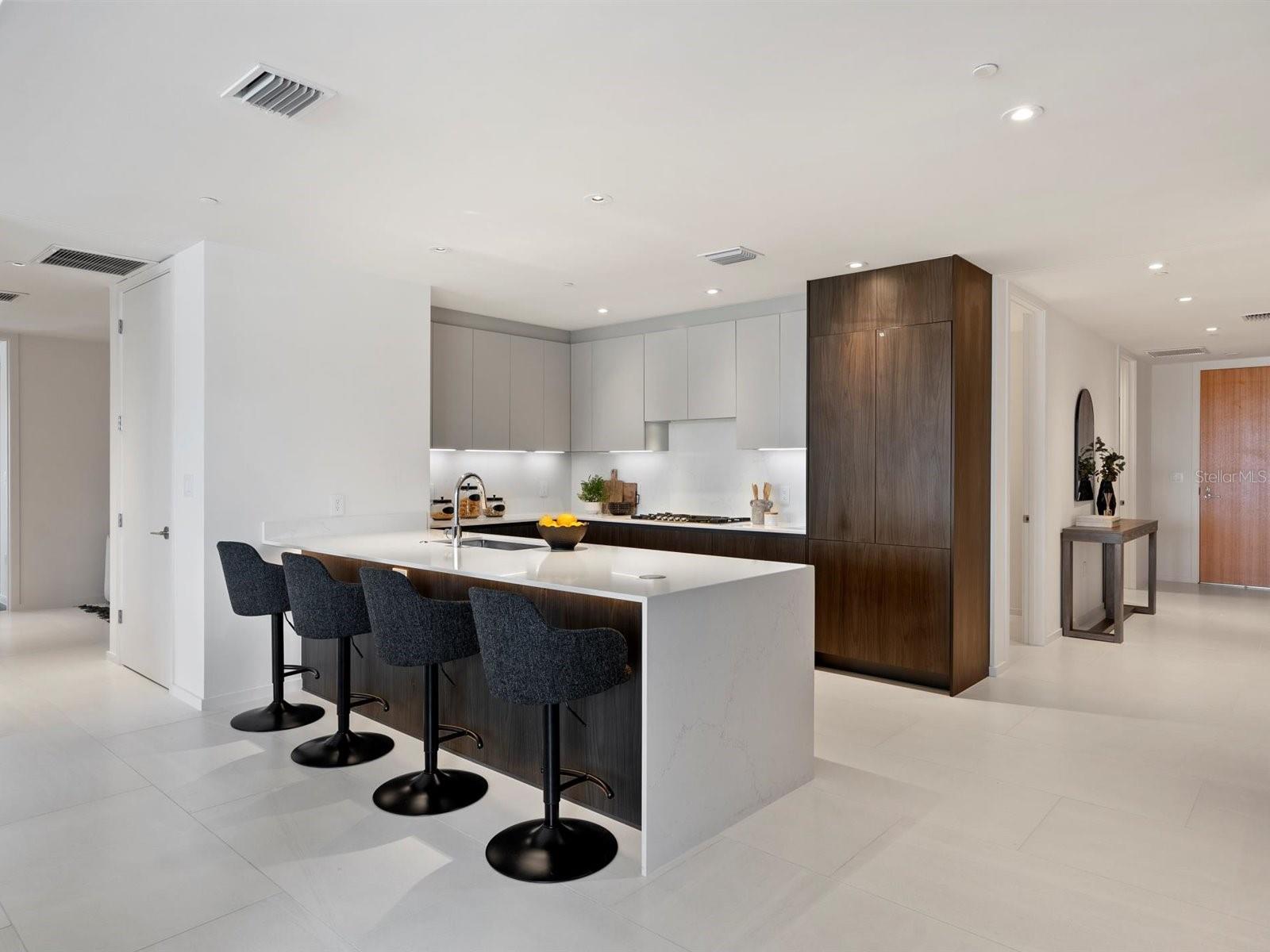 Image 8 of 35 For 1020 Sunset Point Road 103