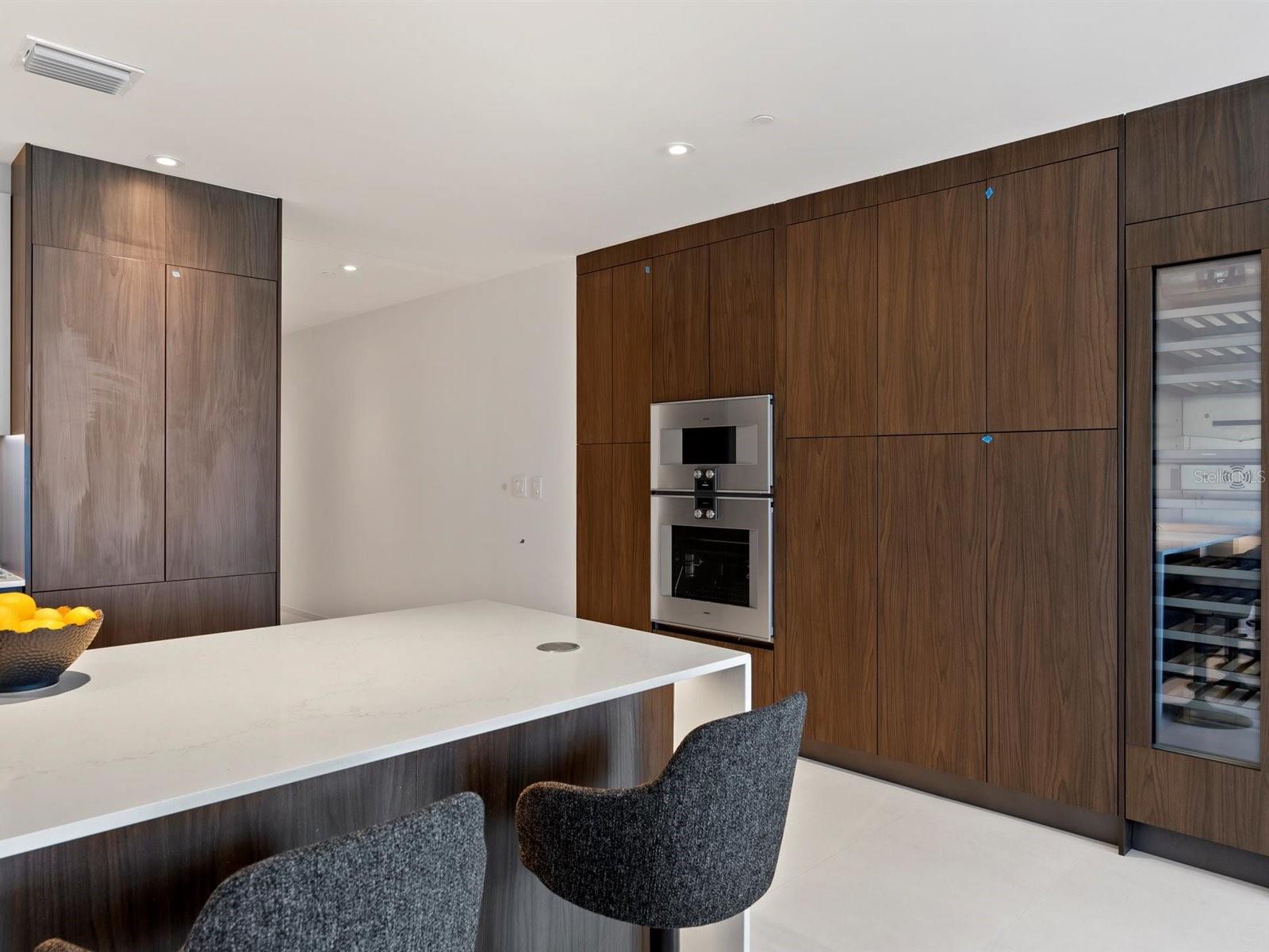 Image 9 of 35 For 1020 Sunset Point Road 103