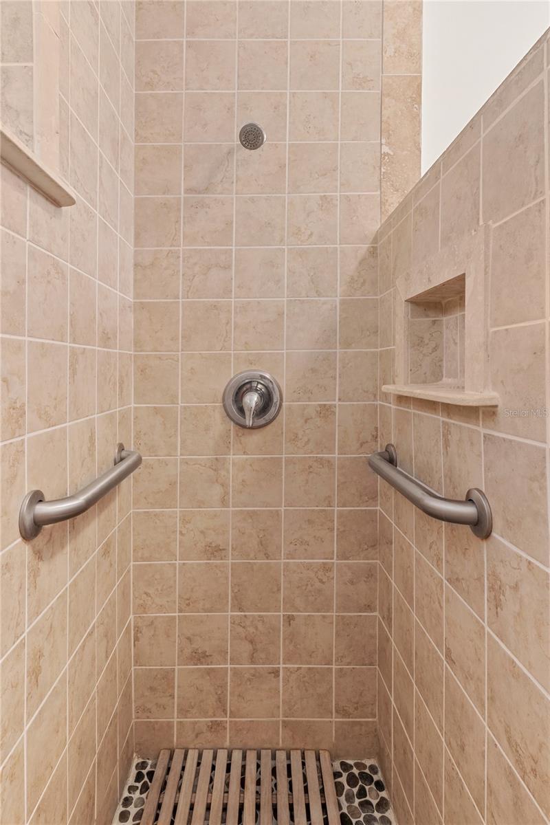 Image 18 of 40 For 1006 11th Avenue W