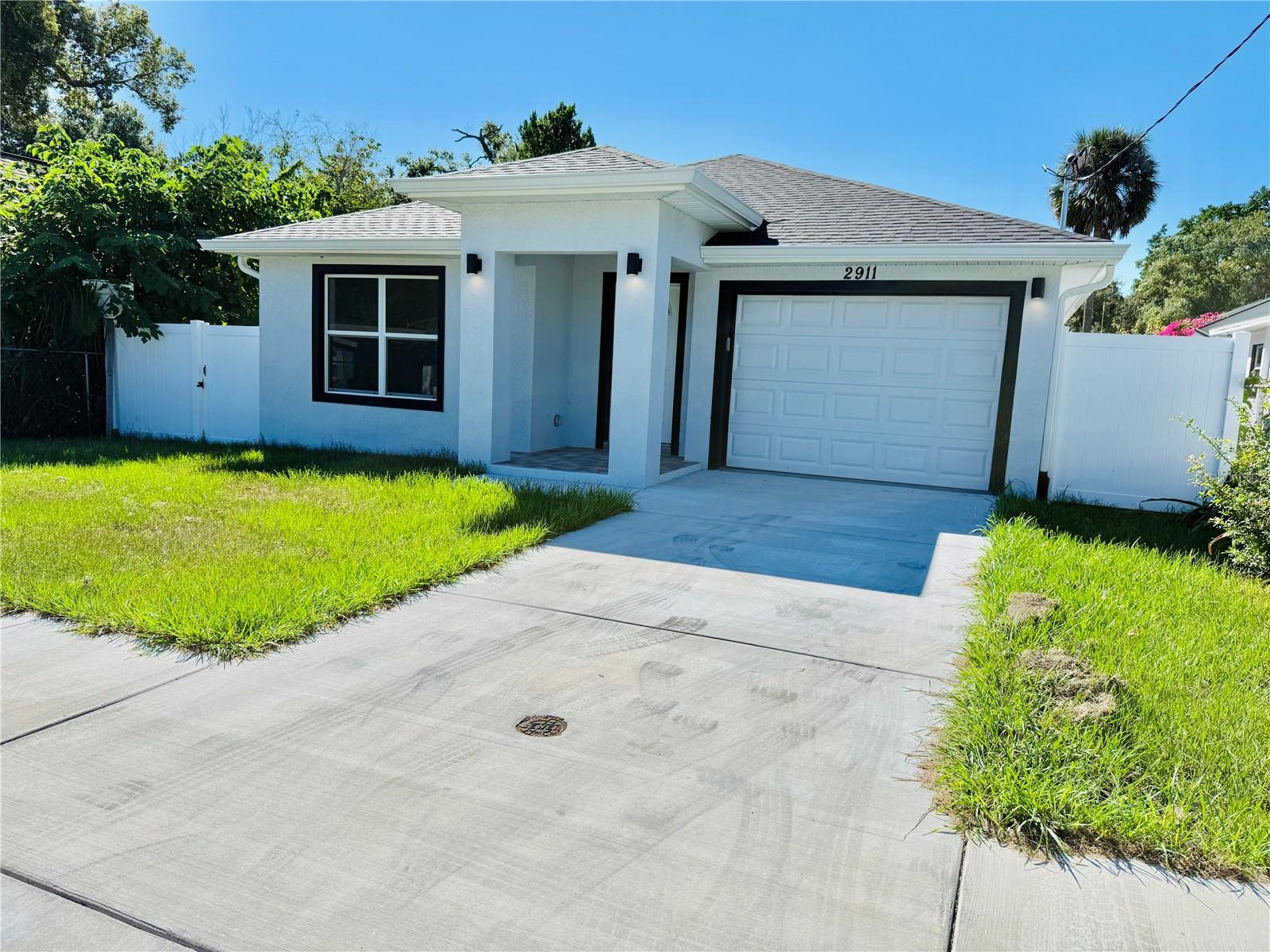 Image 3 of 23 For 2911 20th Avenue