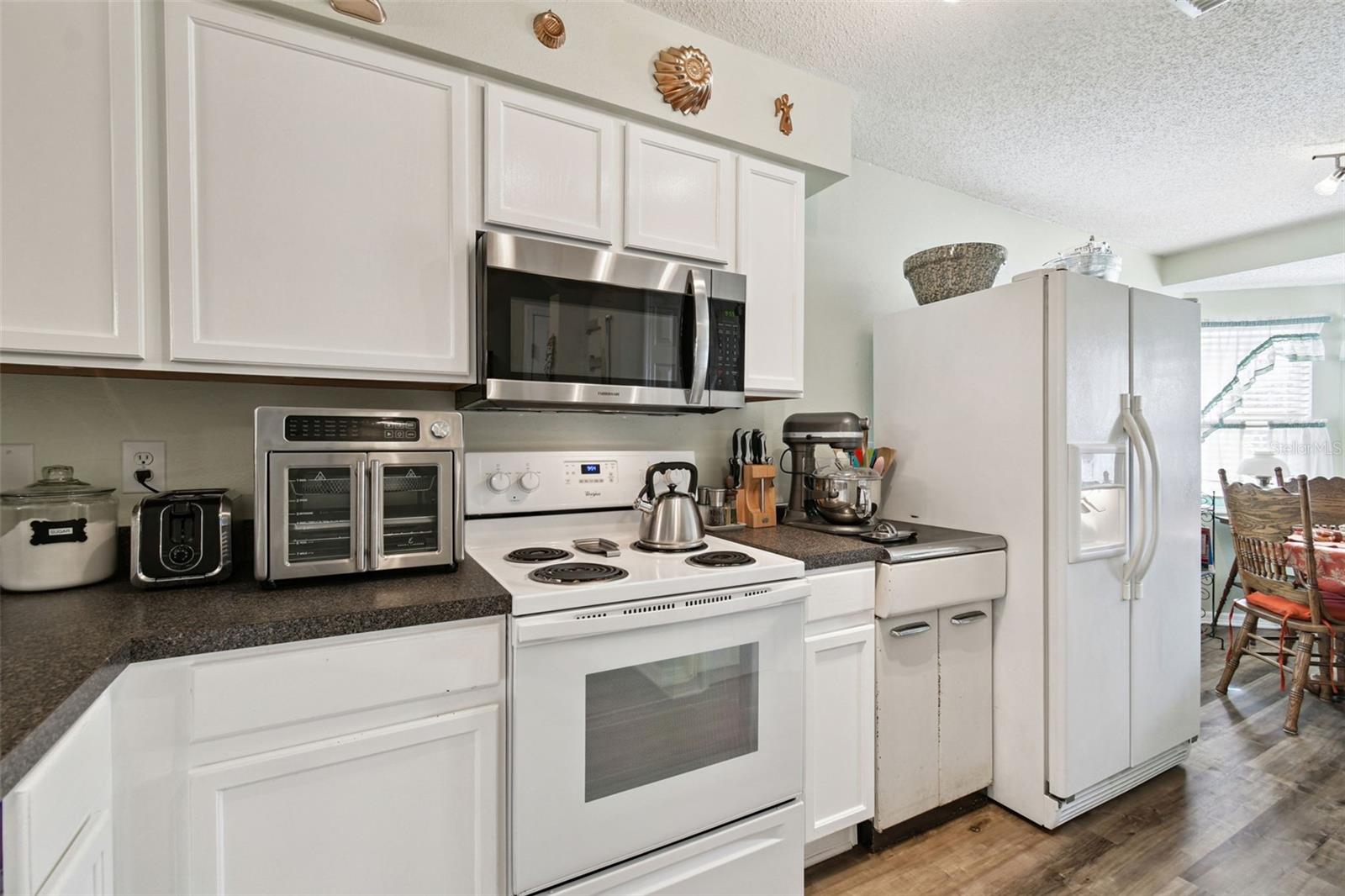 Listing photo id 8 for 27141 La Jolla Way