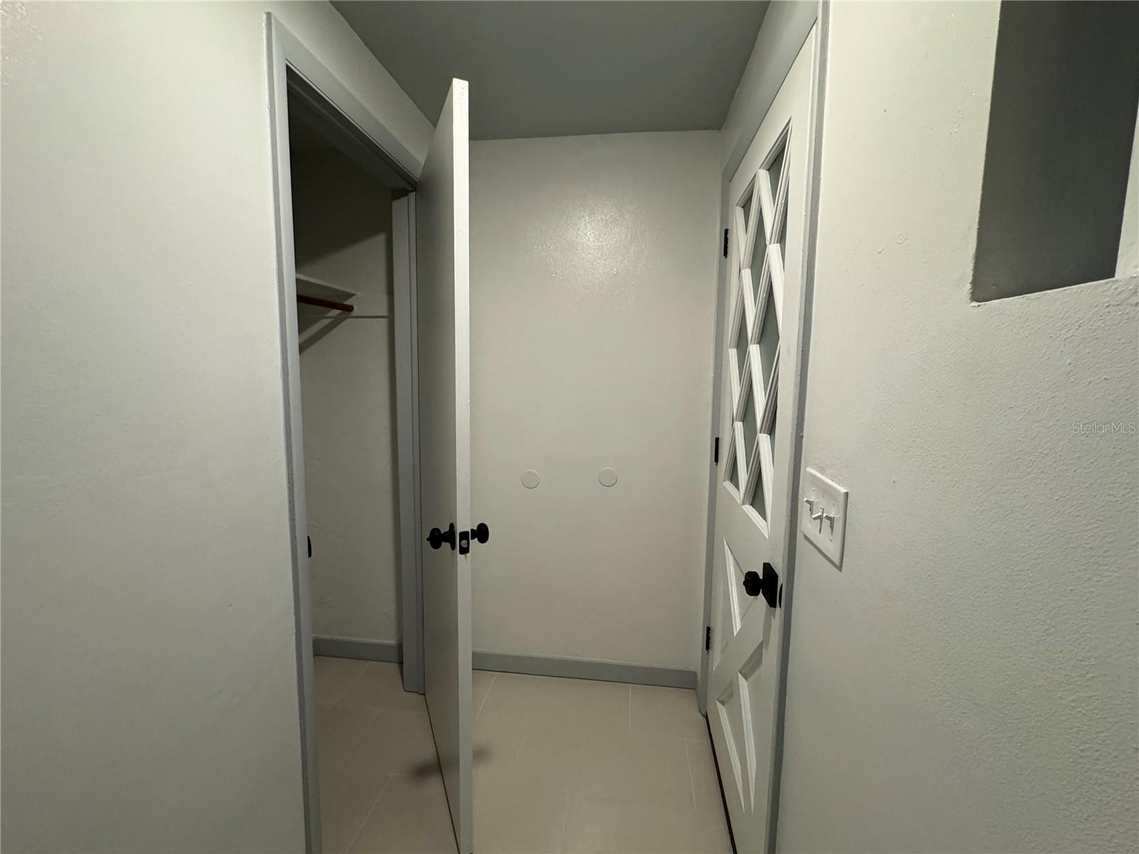 Image 18 of 46 For 3447 Columbus Drive