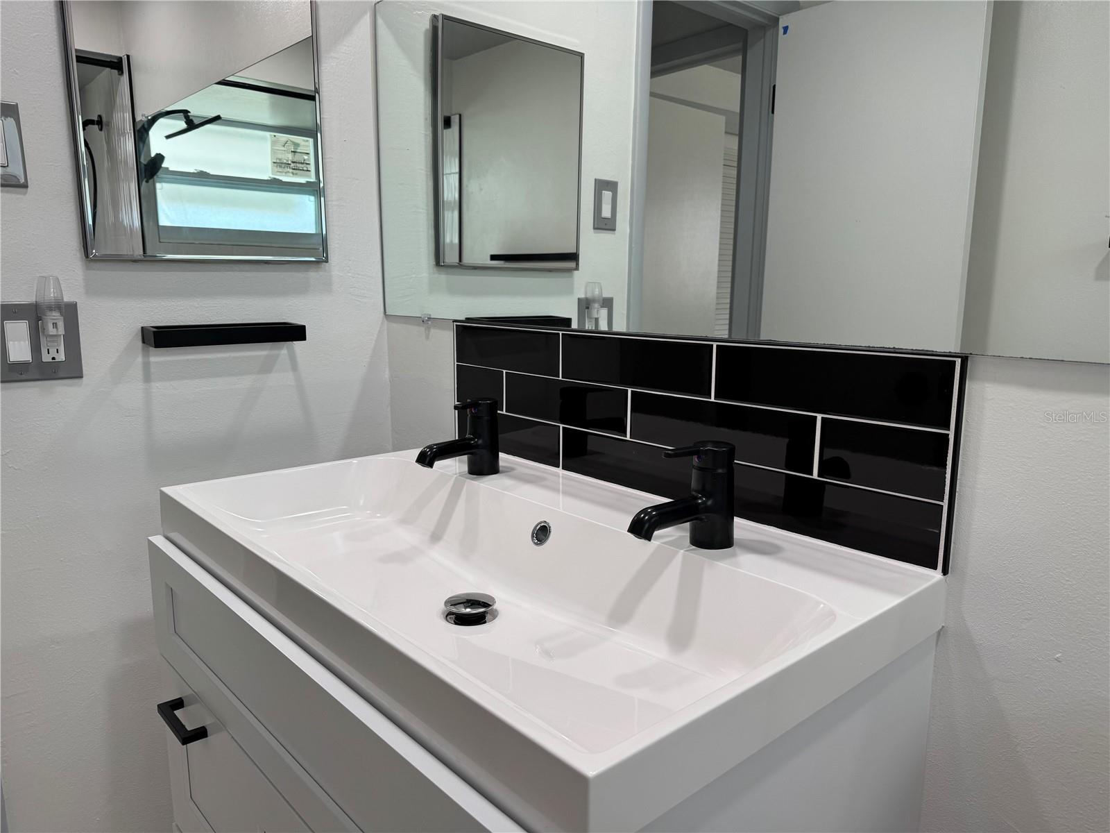 Image 29 of 46 For 3447 Columbus Drive