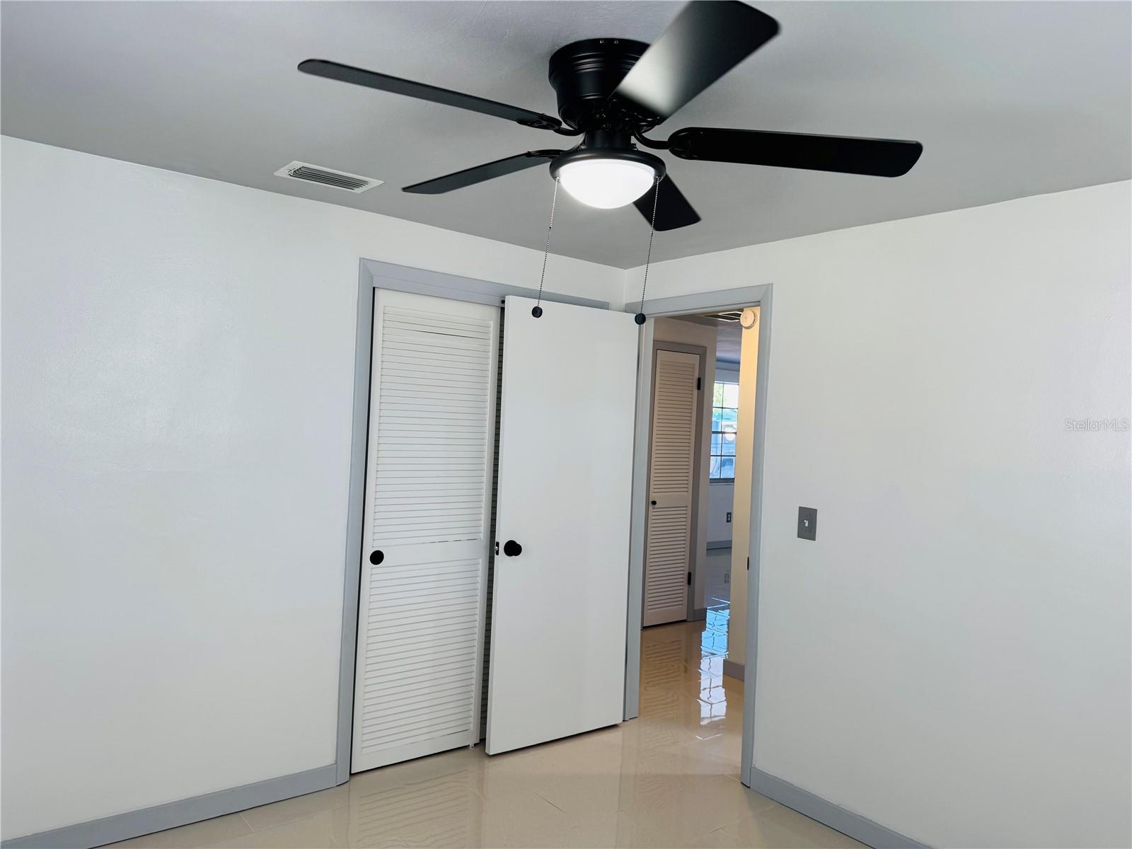 Image 33 of 46 For 3447 Columbus Drive