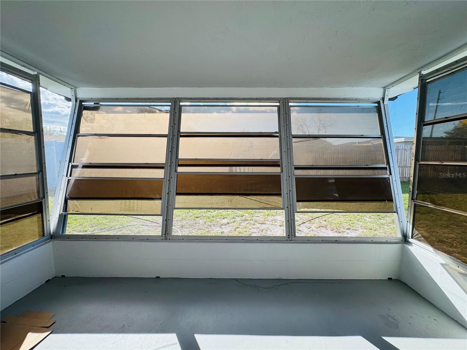 Image 36 of 46 For 3447 Columbus Drive