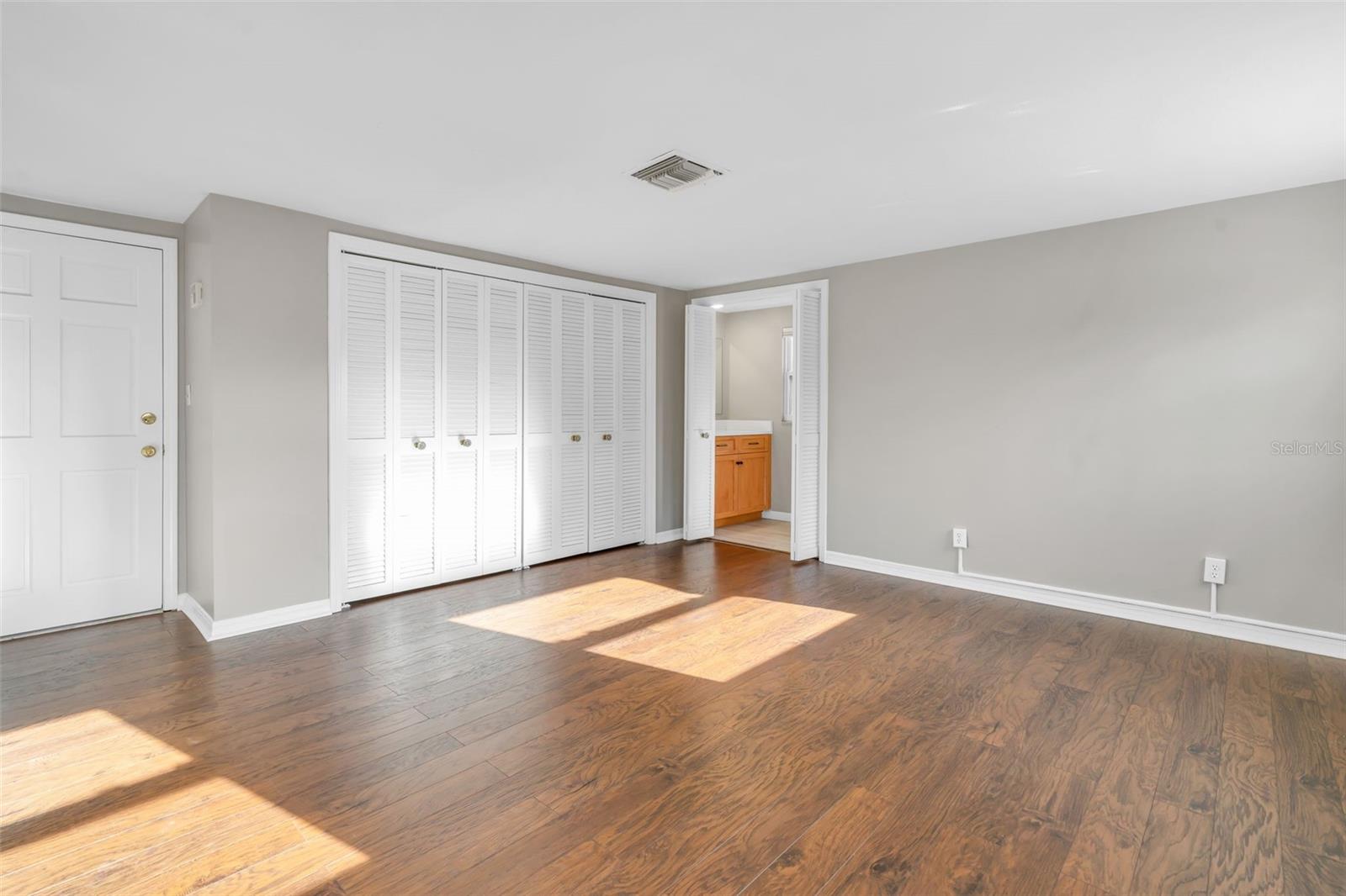 Image 11 of 21 For 216 Shore Crest Drive