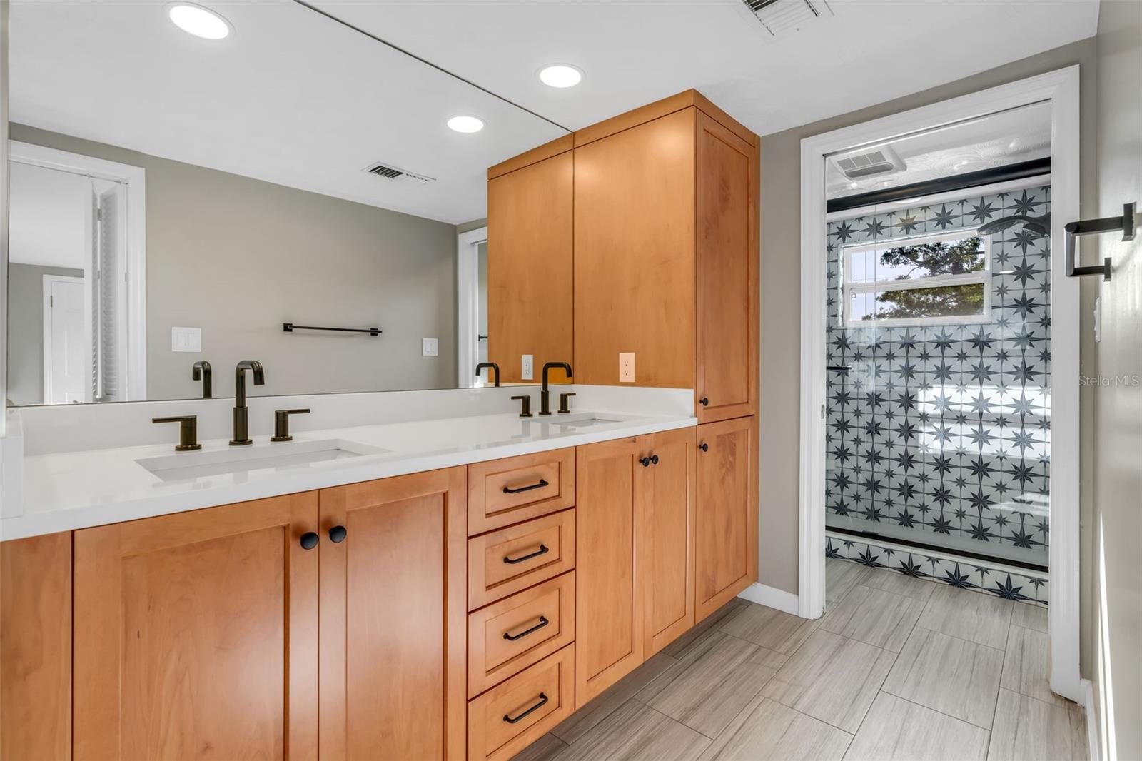 Image 12 of 21 For 216 Shore Crest Drive