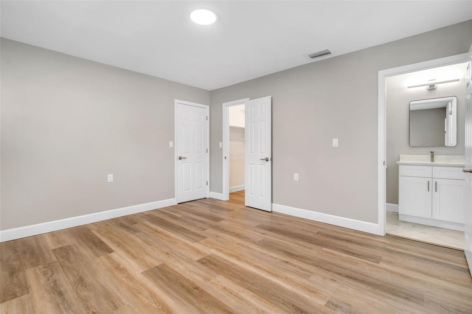 Image 13 of 21 For 216 Shore Crest Drive