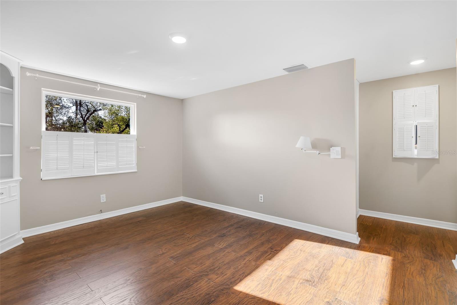 Image 16 of 21 For 216 Shore Crest Drive