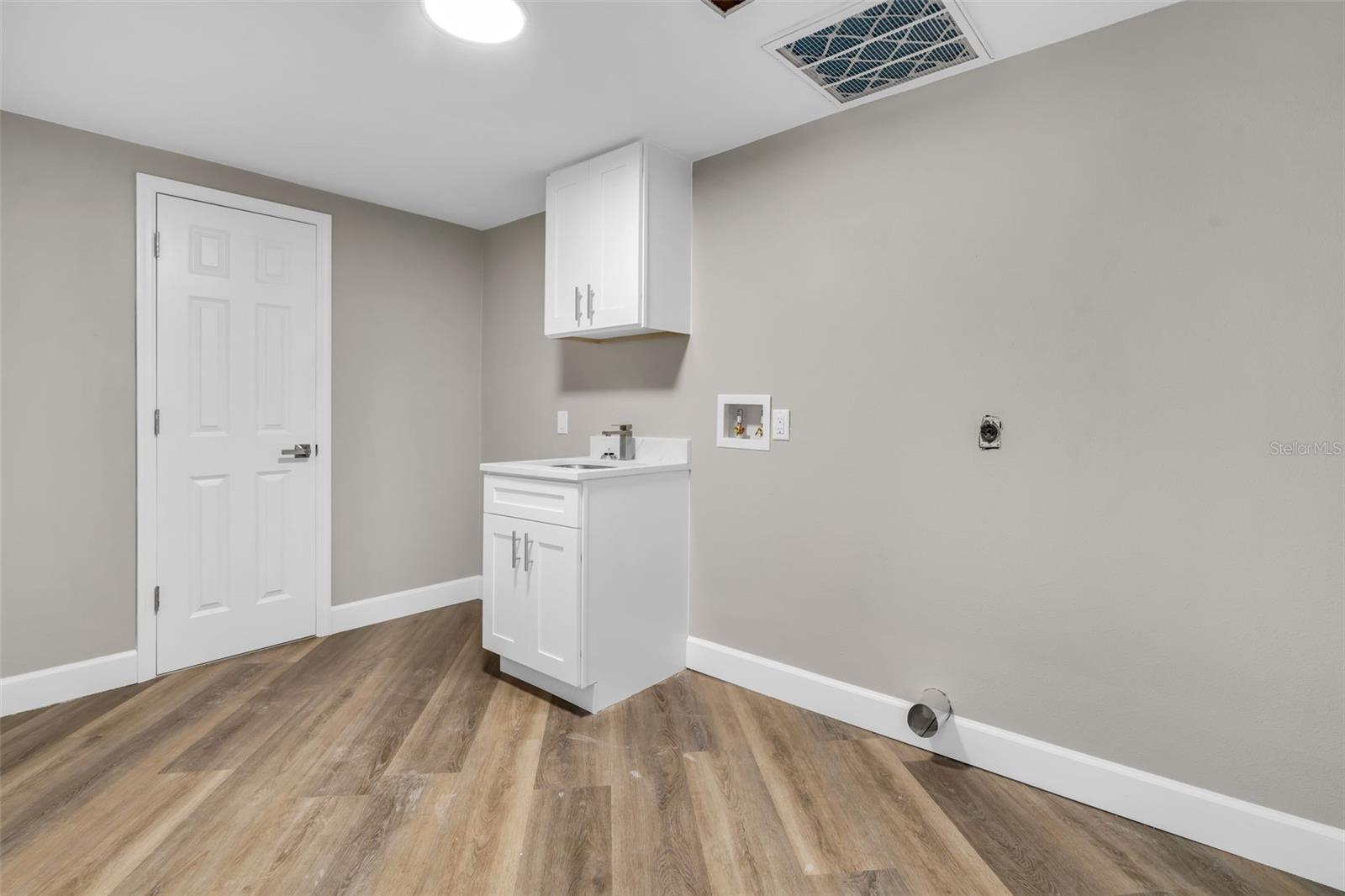 Image 19 of 21 For 216 Shore Crest Drive