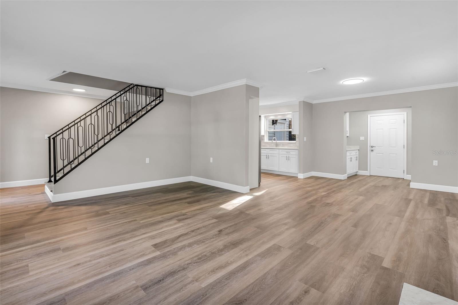 Image 4 of 21 For 216 Shore Crest Drive