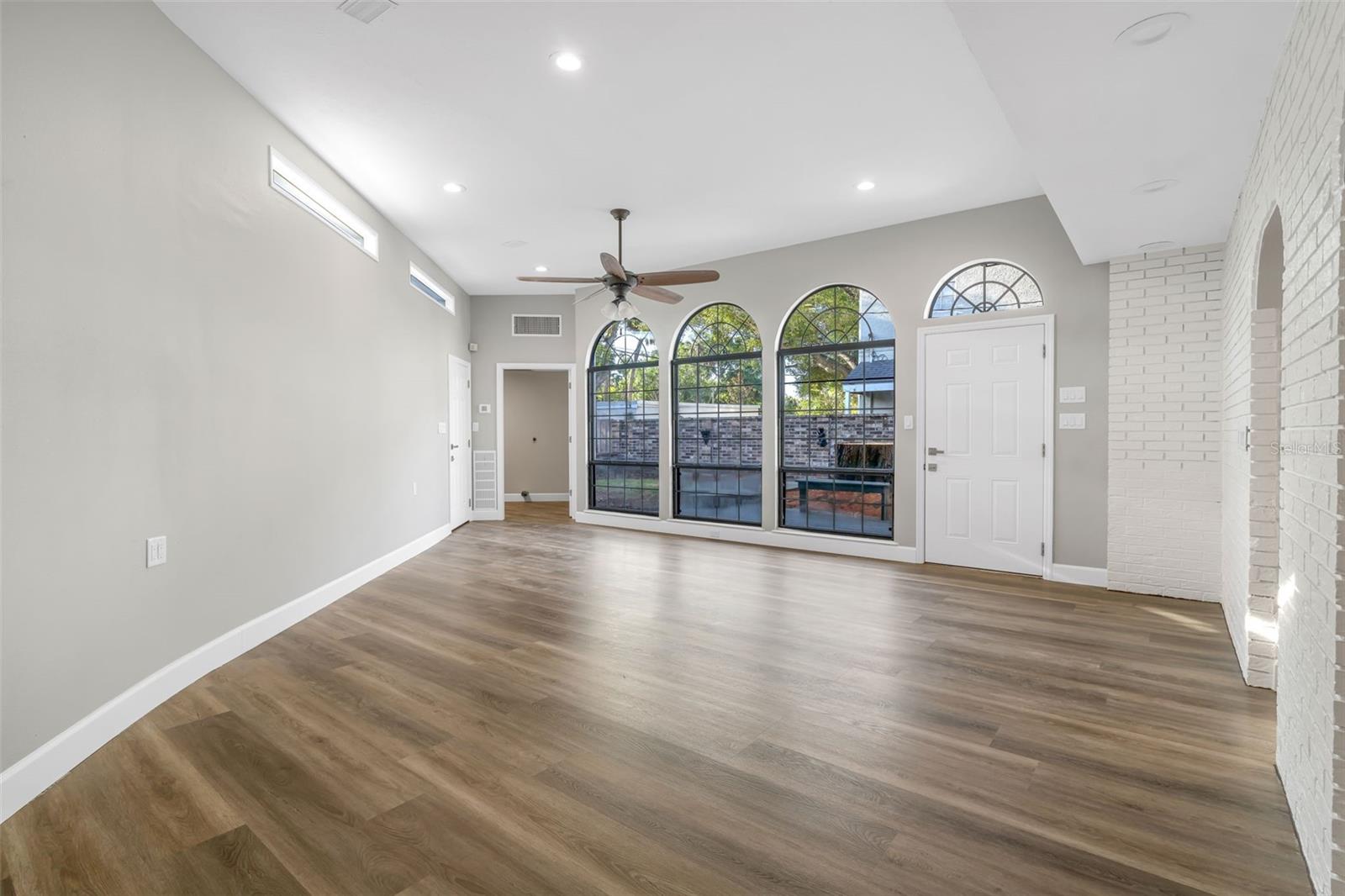 Image 8 of 21 For 216 Shore Crest Drive