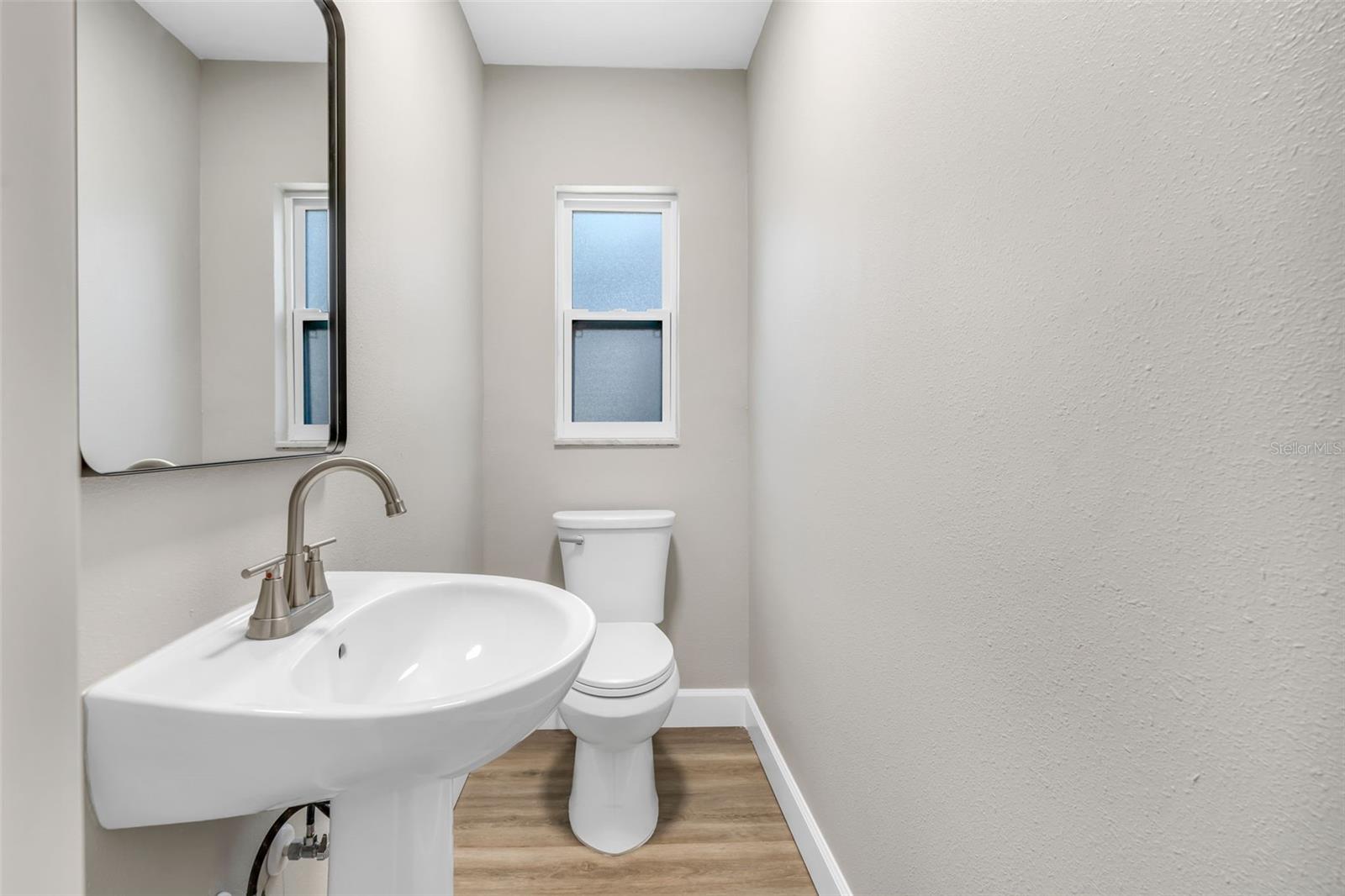 Image 9 of 21 For 216 Shore Crest Drive