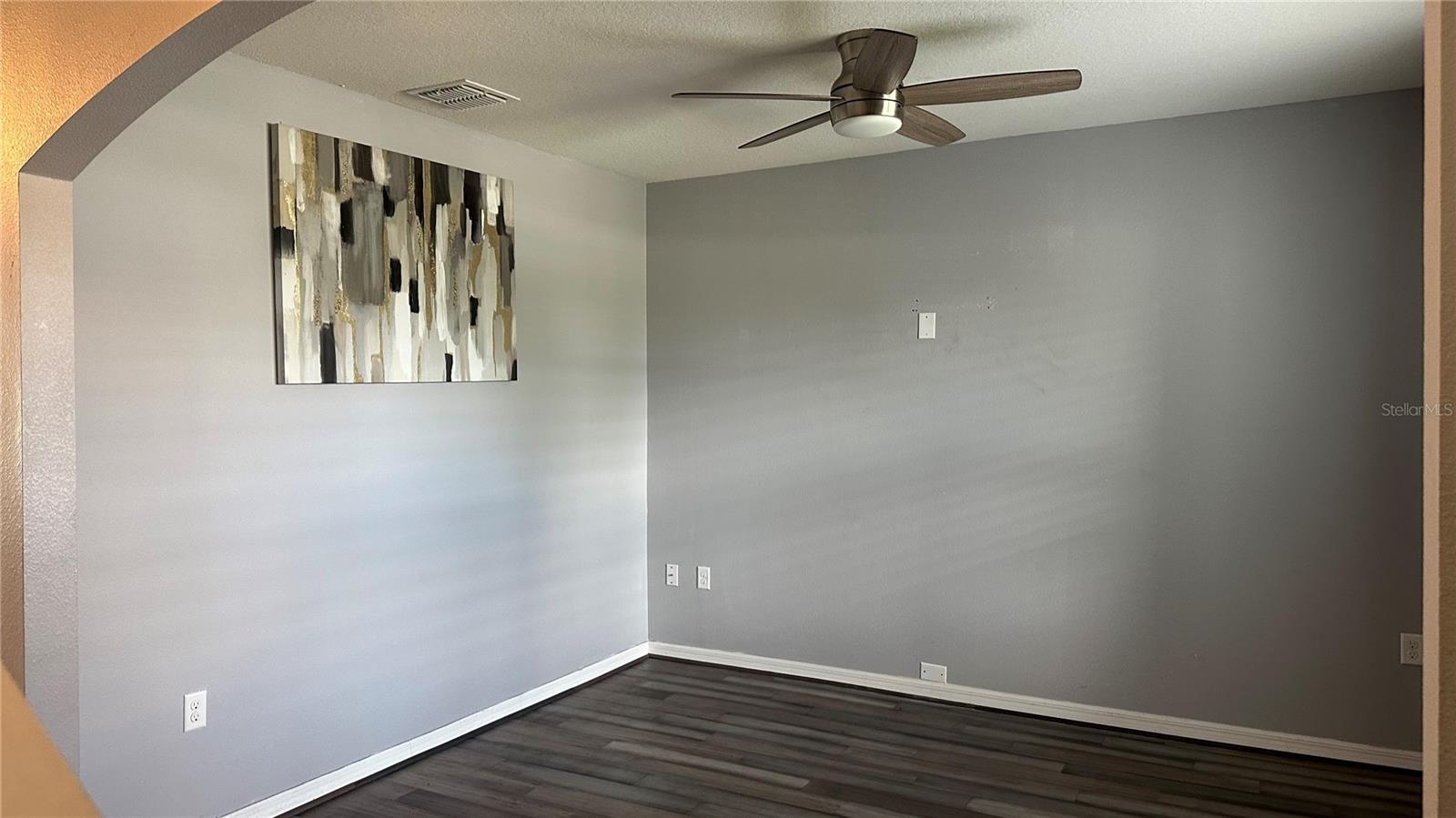 Image 4 of 34 For 9766 Troncais Circle