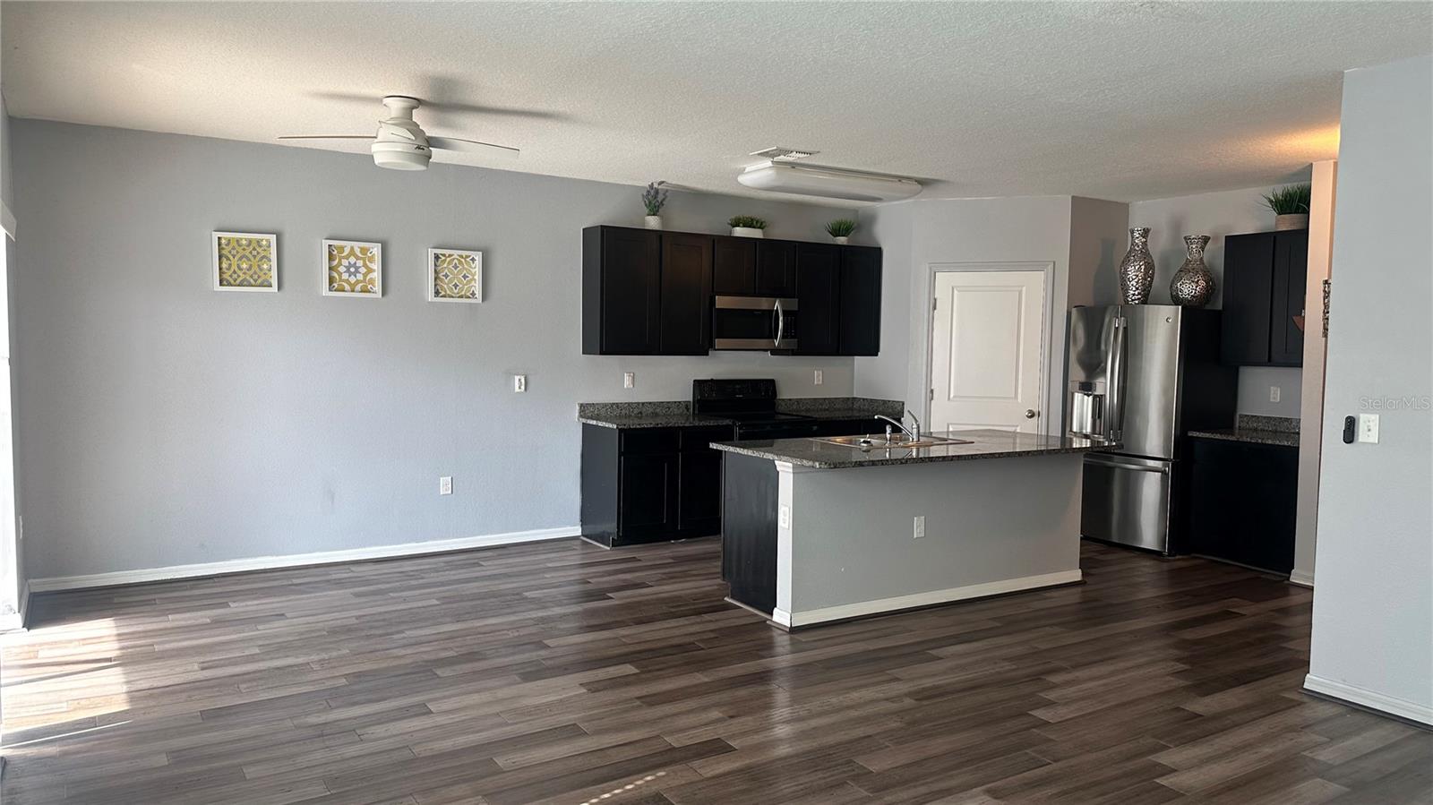 Image 6 of 34 For 9766 Troncais Circle