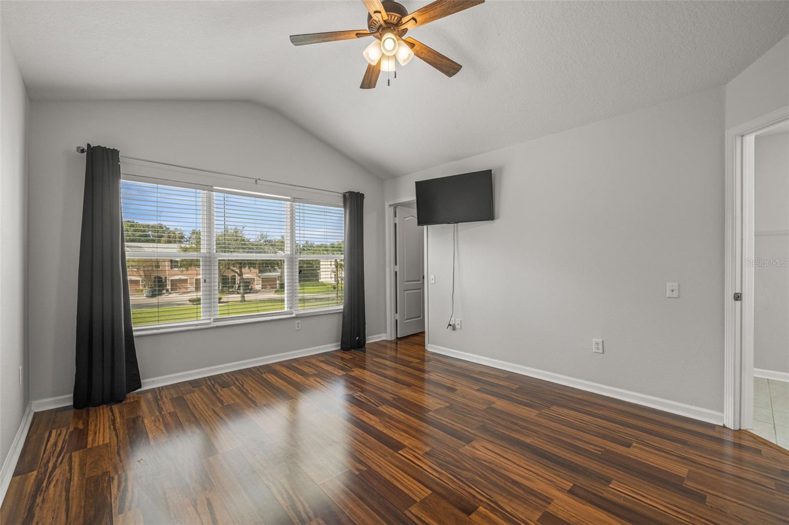 Image 16 of 39 For 26628 Castleview Way