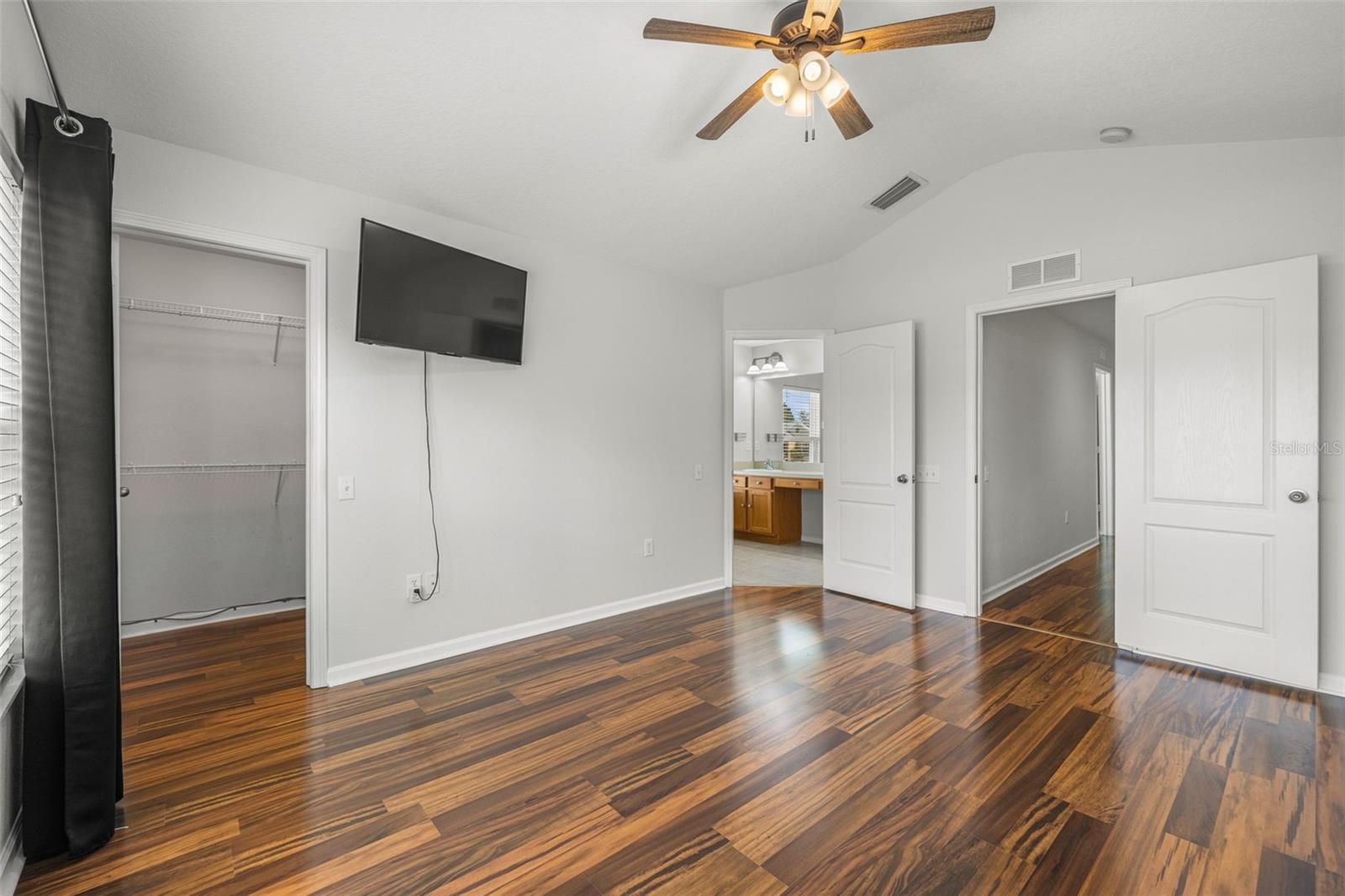 Image 17 of 39 For 26628 Castleview Way