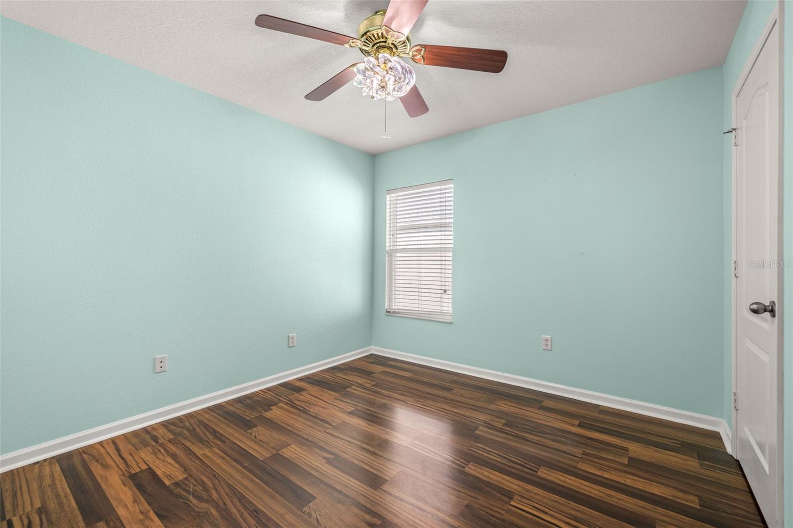 Image 21 of 39 For 26628 Castleview Way