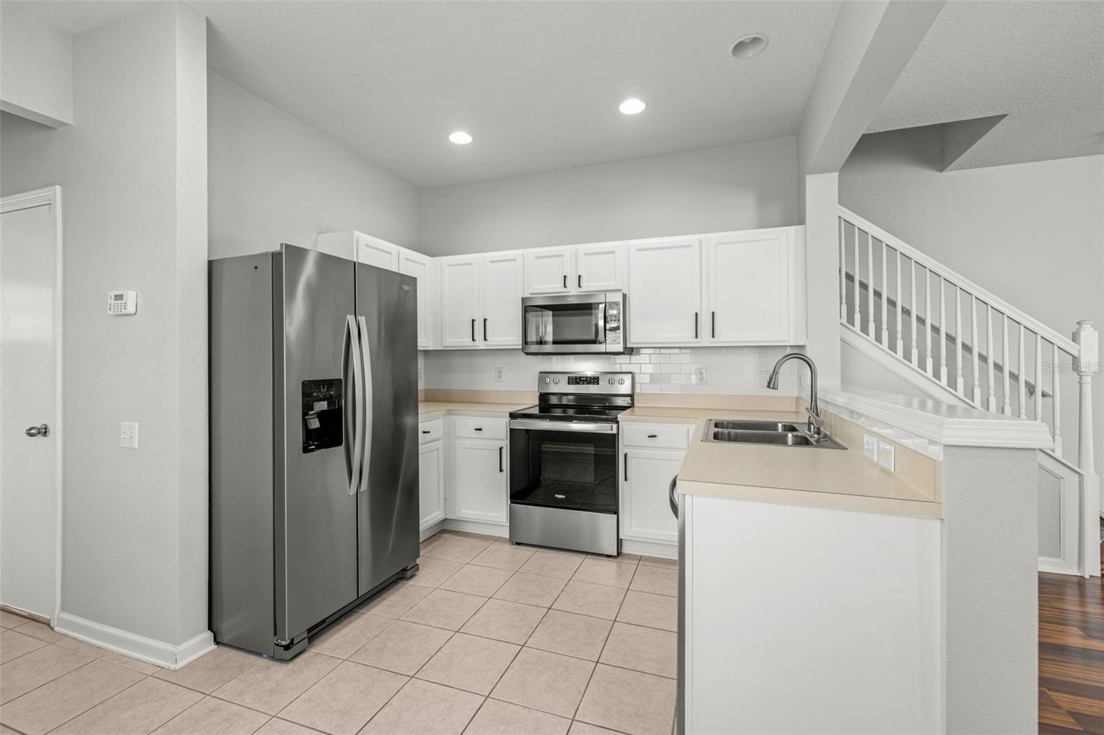 Image 6 of 39 For 26628 Castleview Way