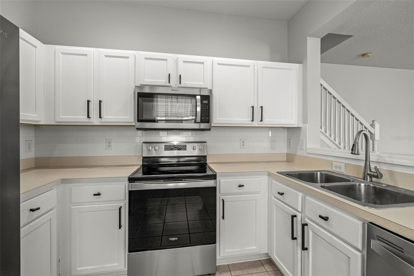 Image 7 of 39 For 26628 Castleview Way