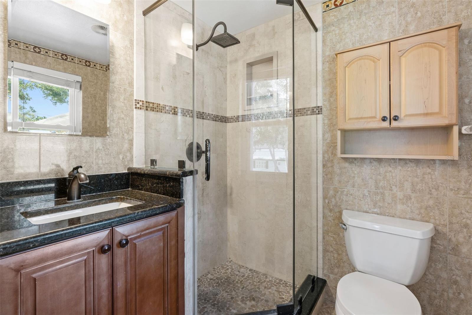 Listing photo id 7 for 4806 Juno Street