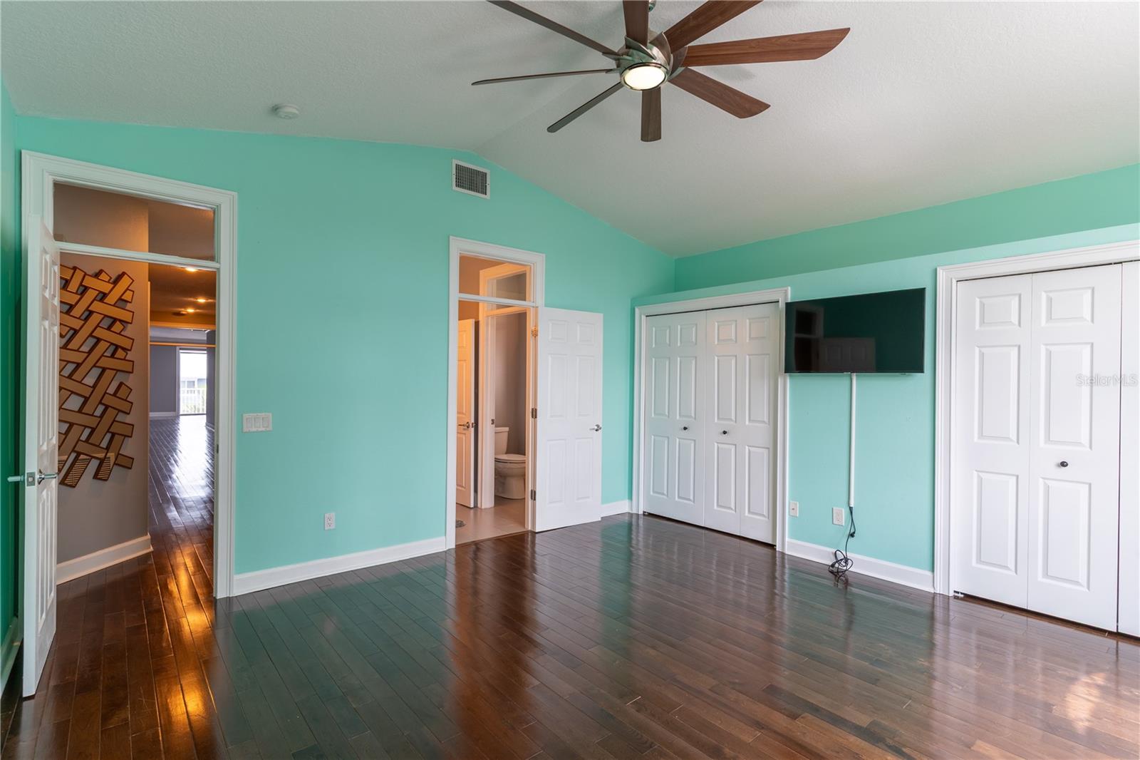 Image 52 of 63 For 348 Larboard Way
