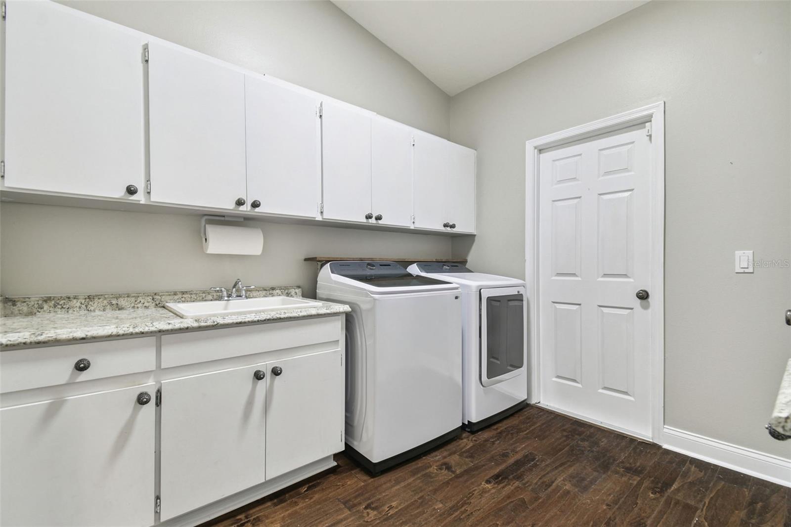 Image 35 of 58 For 16002 Armistead Lane