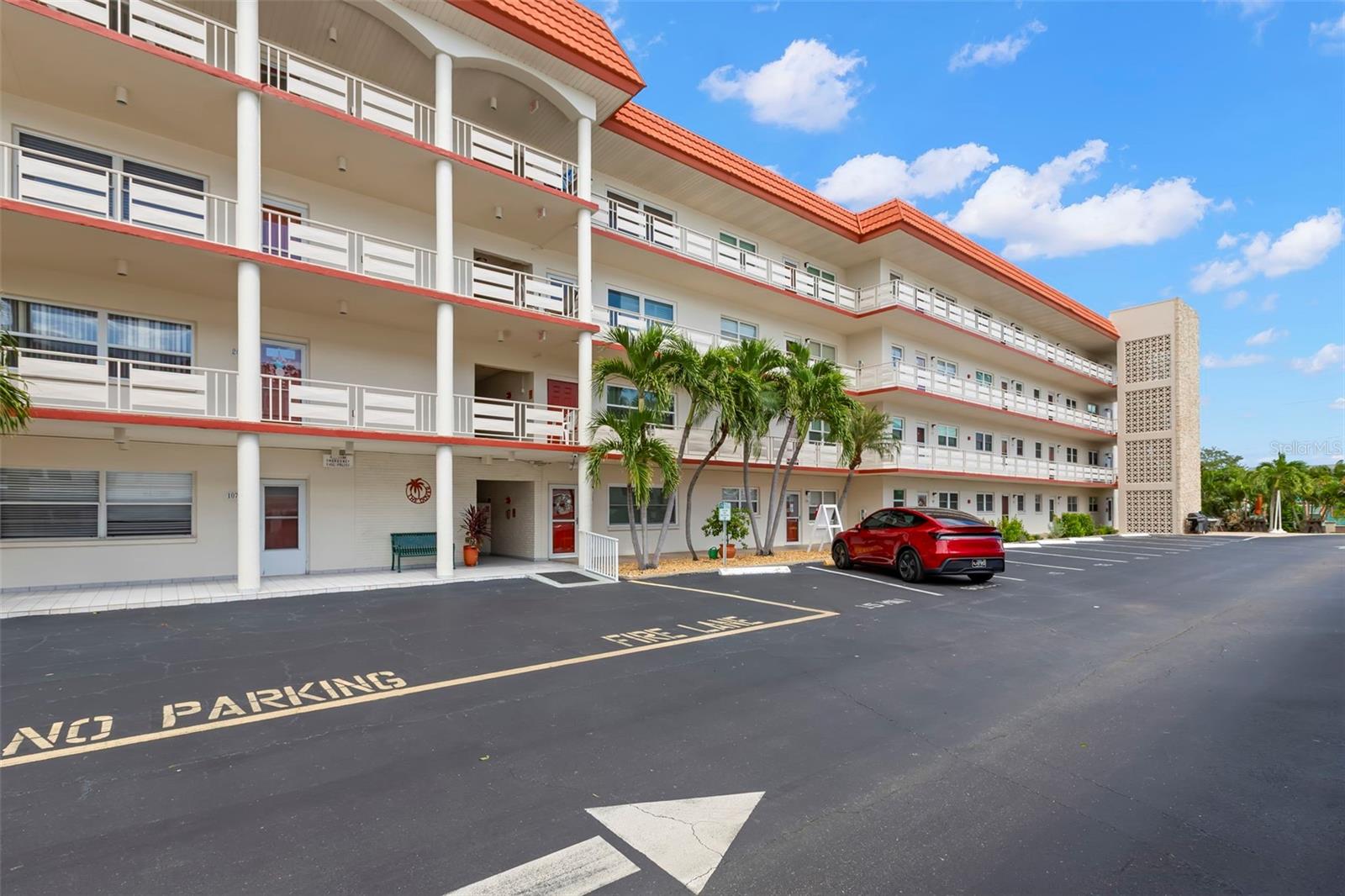 Image 3 of 45 For 3114 59th Street S 302