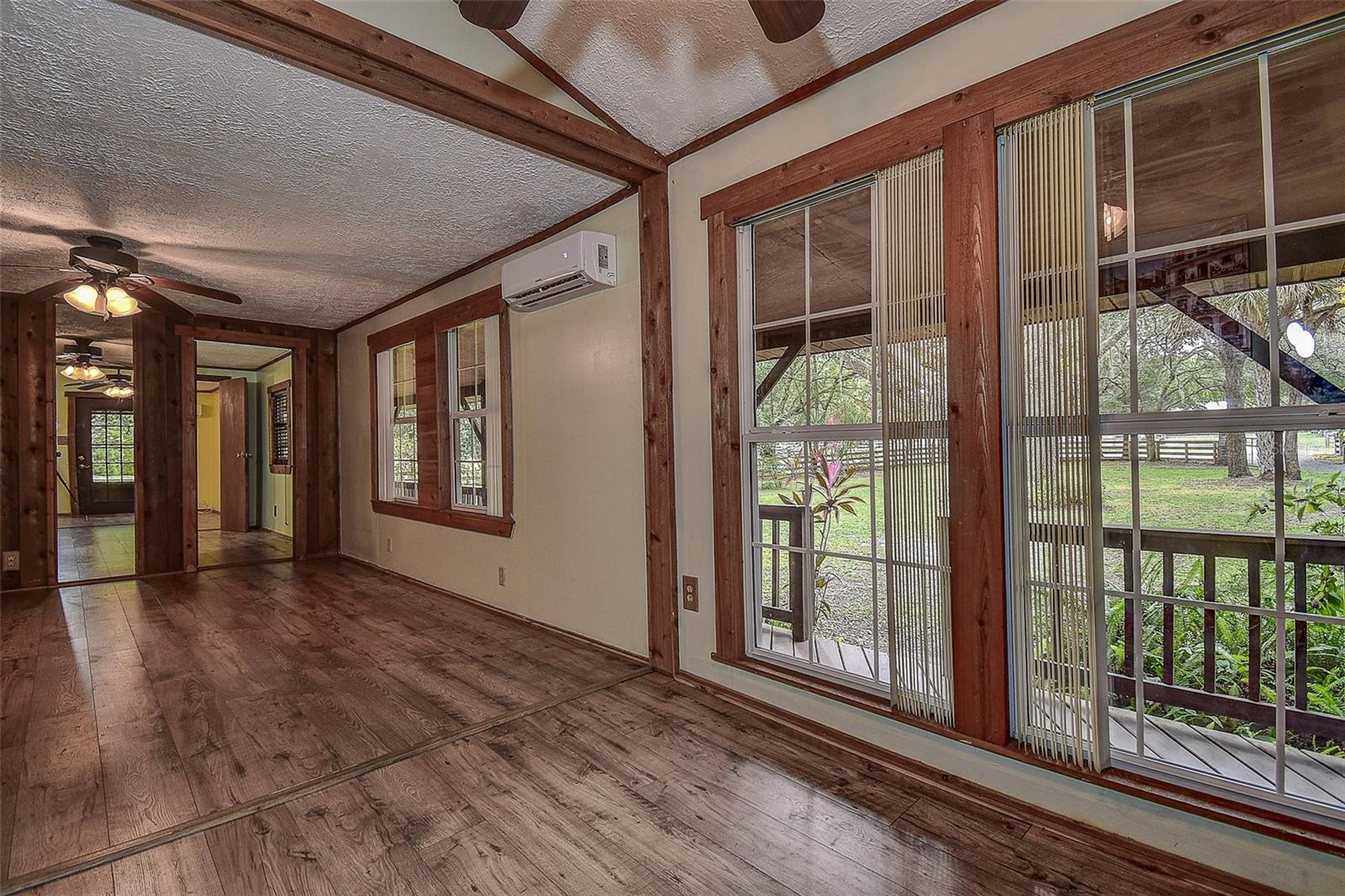 Image 15 of 51 For 11231 Tenoaks Drive