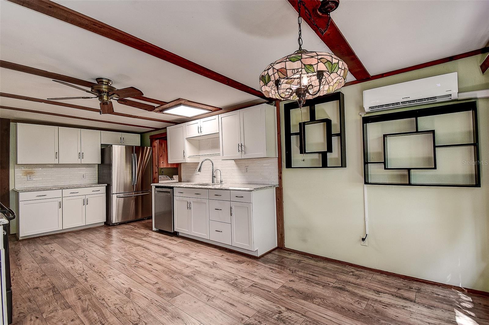 Image 22 of 51 For 11231 Tenoaks Drive