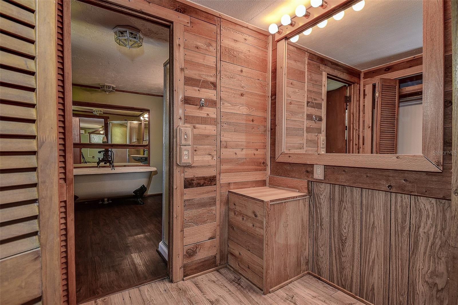 Image 26 of 51 For 11231 Tenoaks Drive
