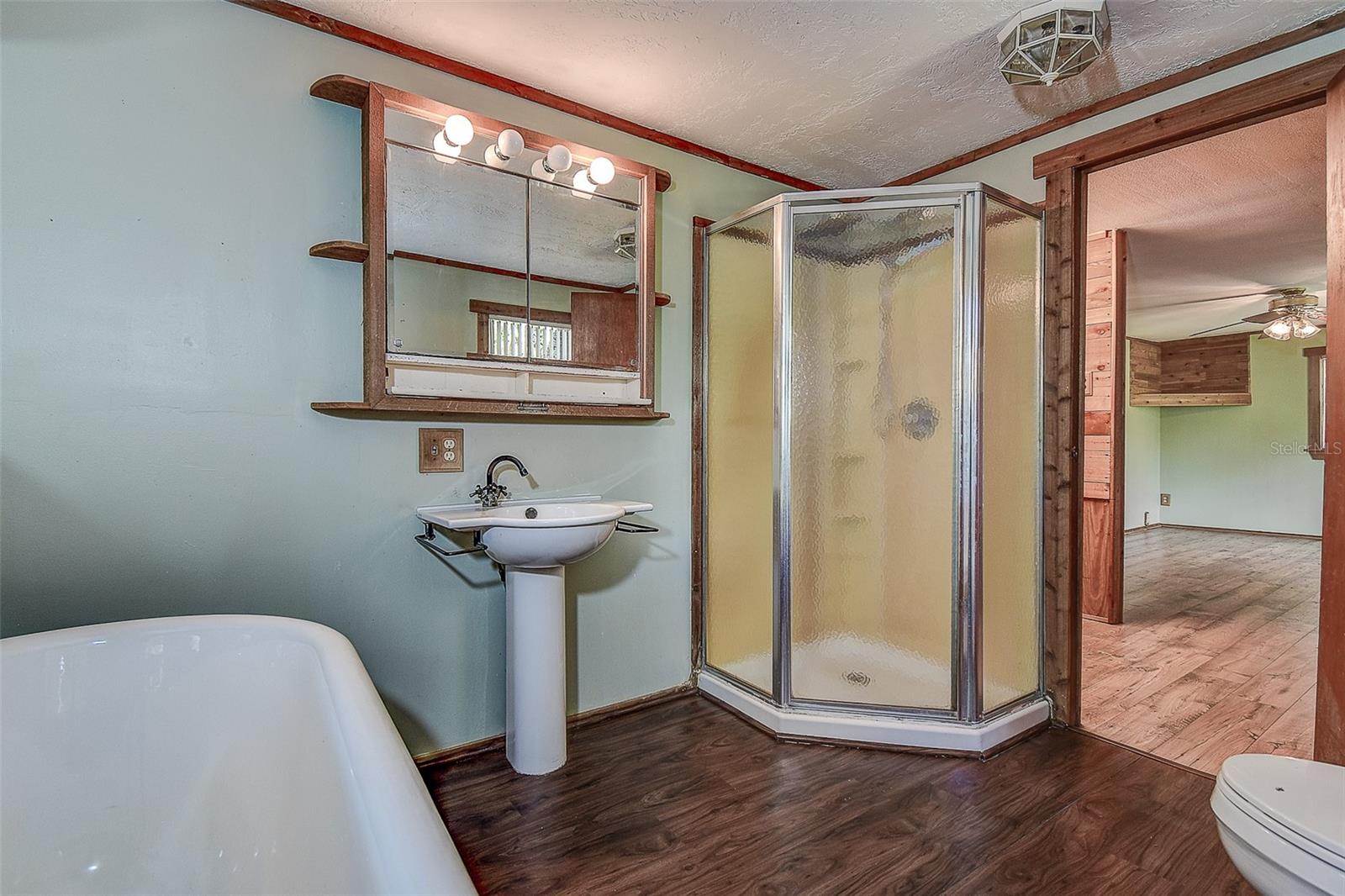 Image 27 of 51 For 11231 Tenoaks Drive