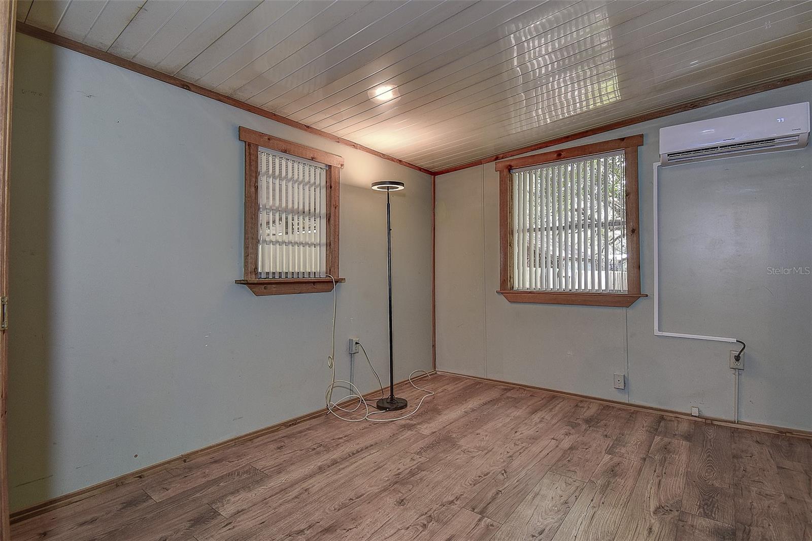 Image 32 of 51 For 11231 Tenoaks Drive