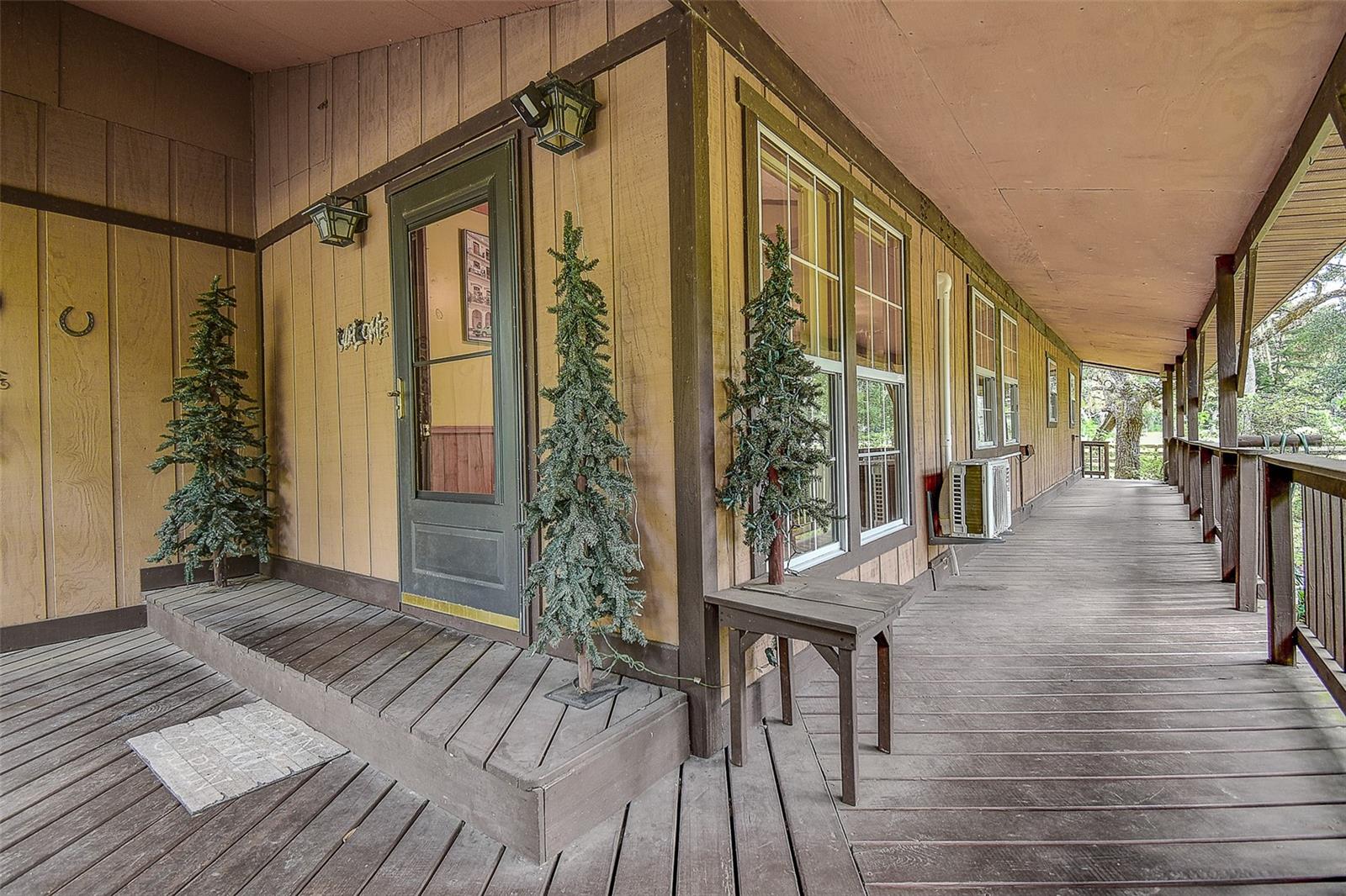Image 4 of 51 For 11231 Tenoaks Drive