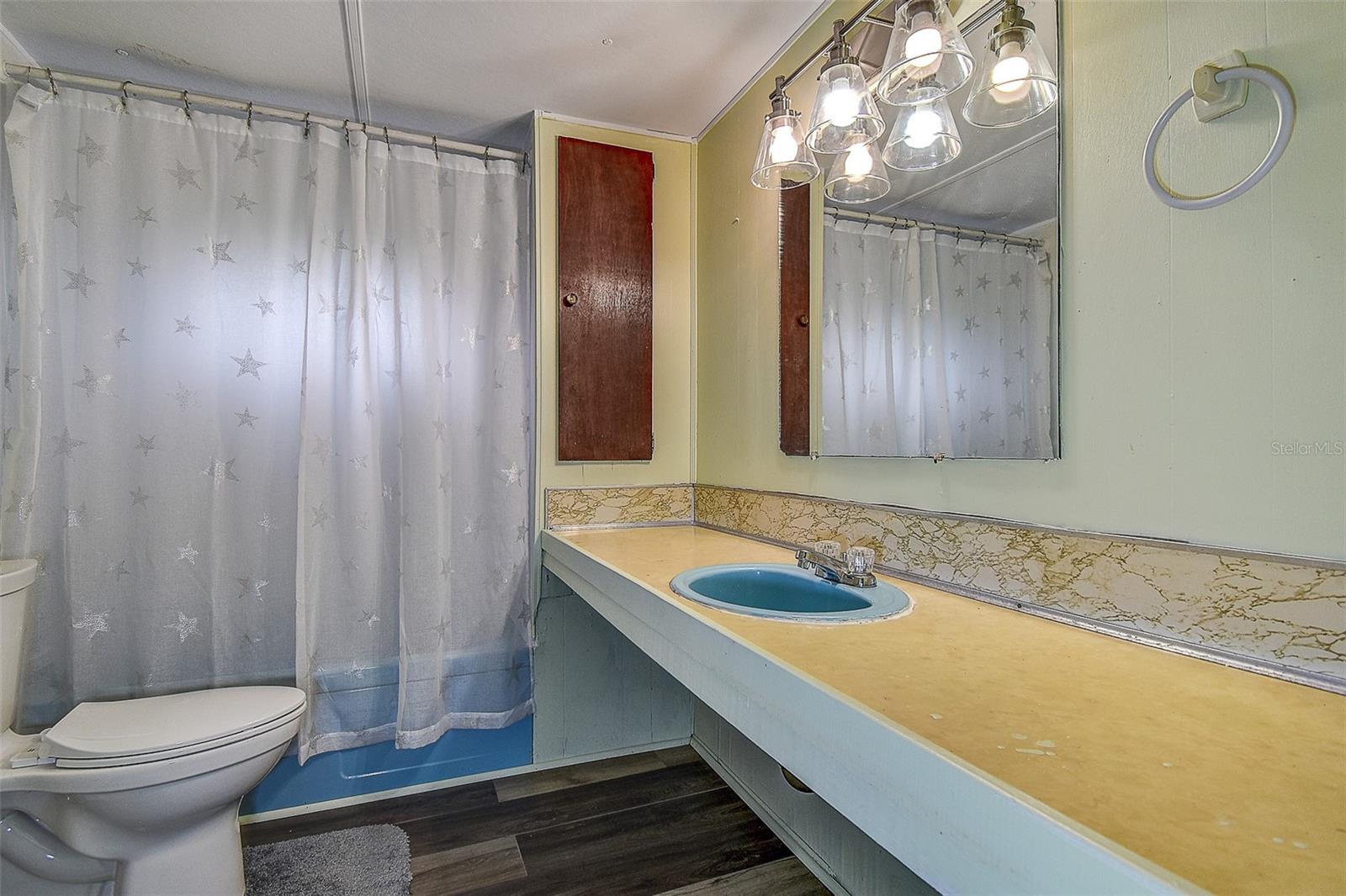 Image 45 of 51 For 11231 Tenoaks Drive
