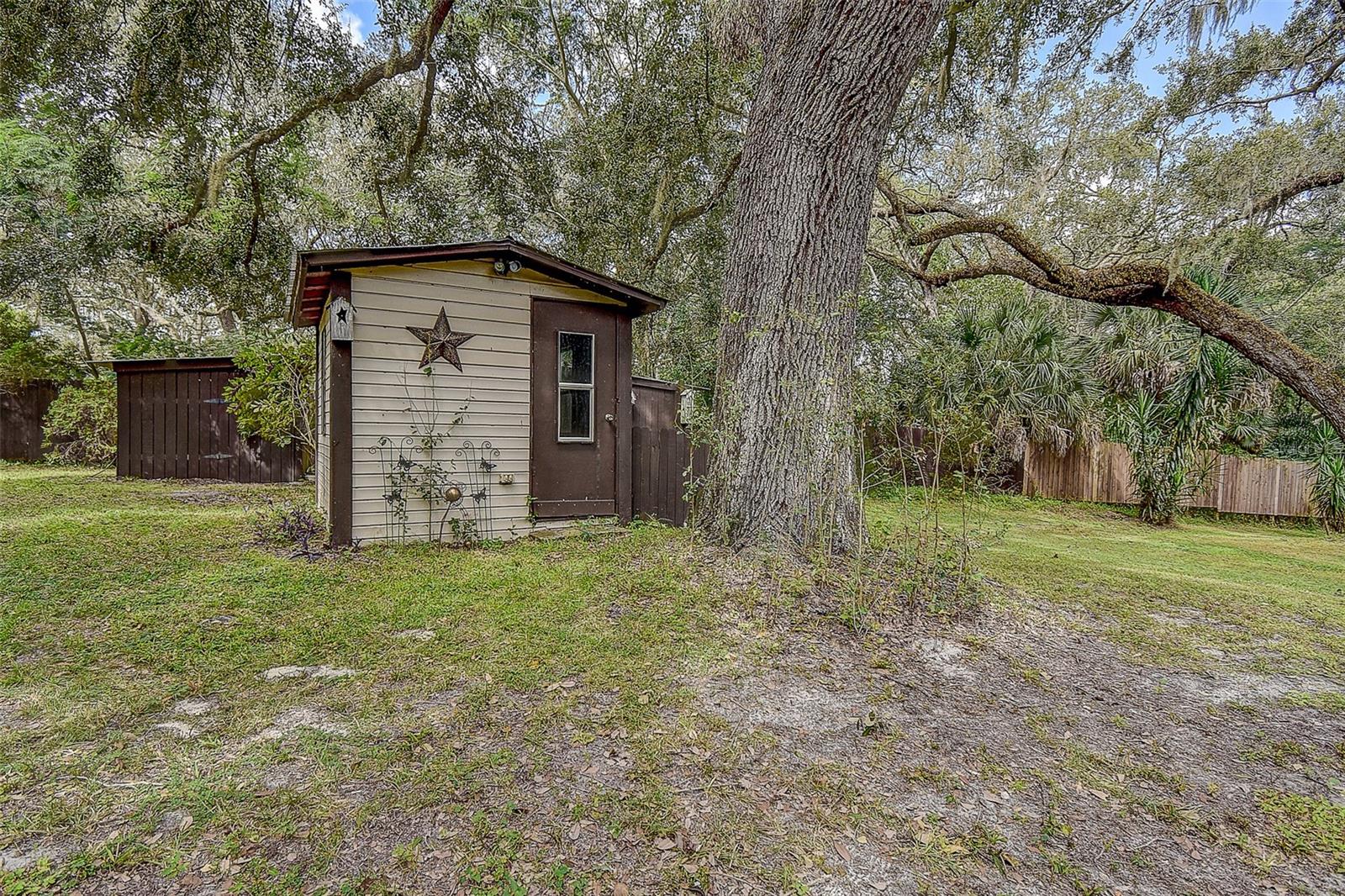 Image 50 of 51 For 11231 Tenoaks Drive