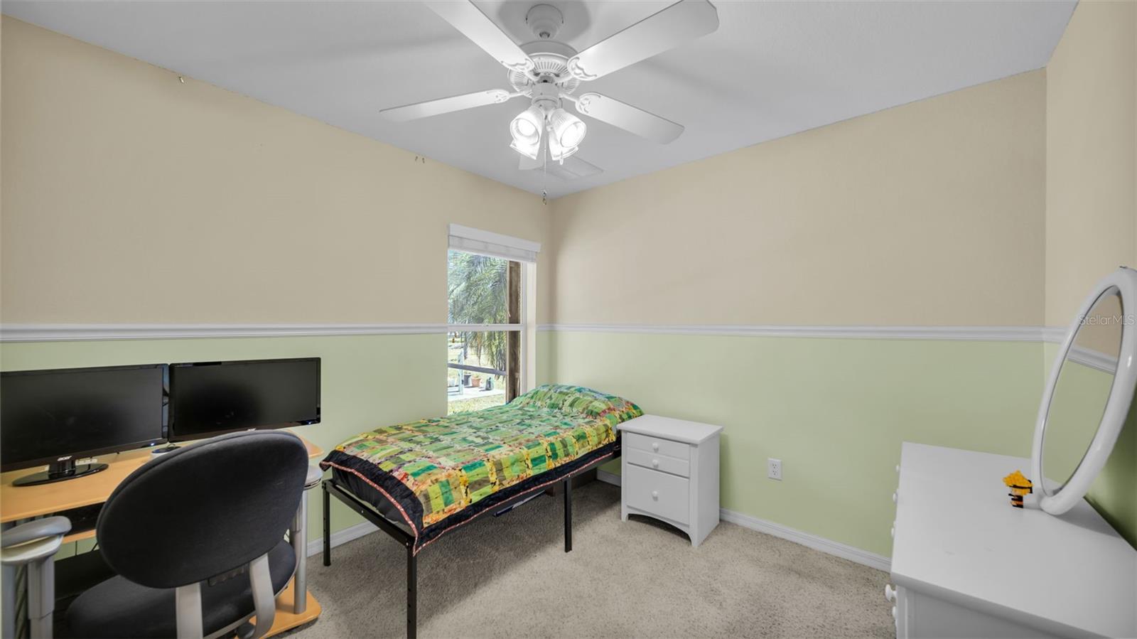 Image 13 of 40 For 16922 Toledo Blade Boulevard