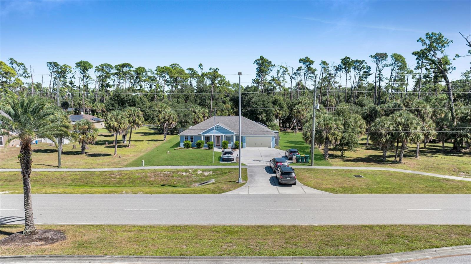 Image 33 of 40 For 16922 Toledo Blade Boulevard