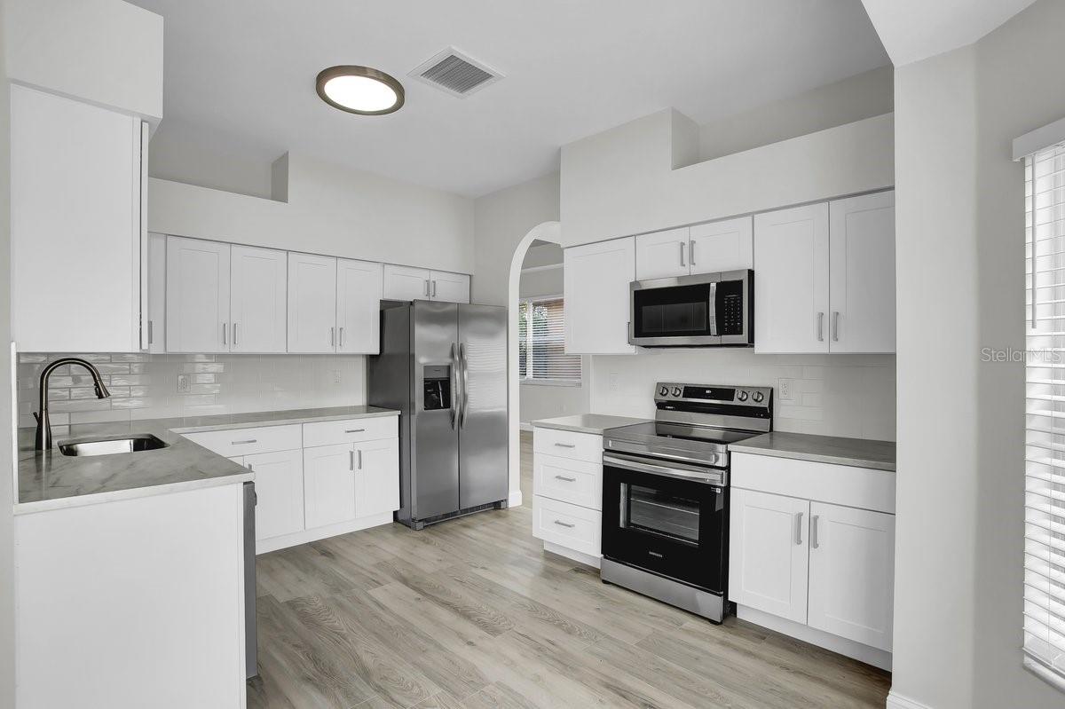 Image 11 of 37 For 27330 Coral Springs Drive