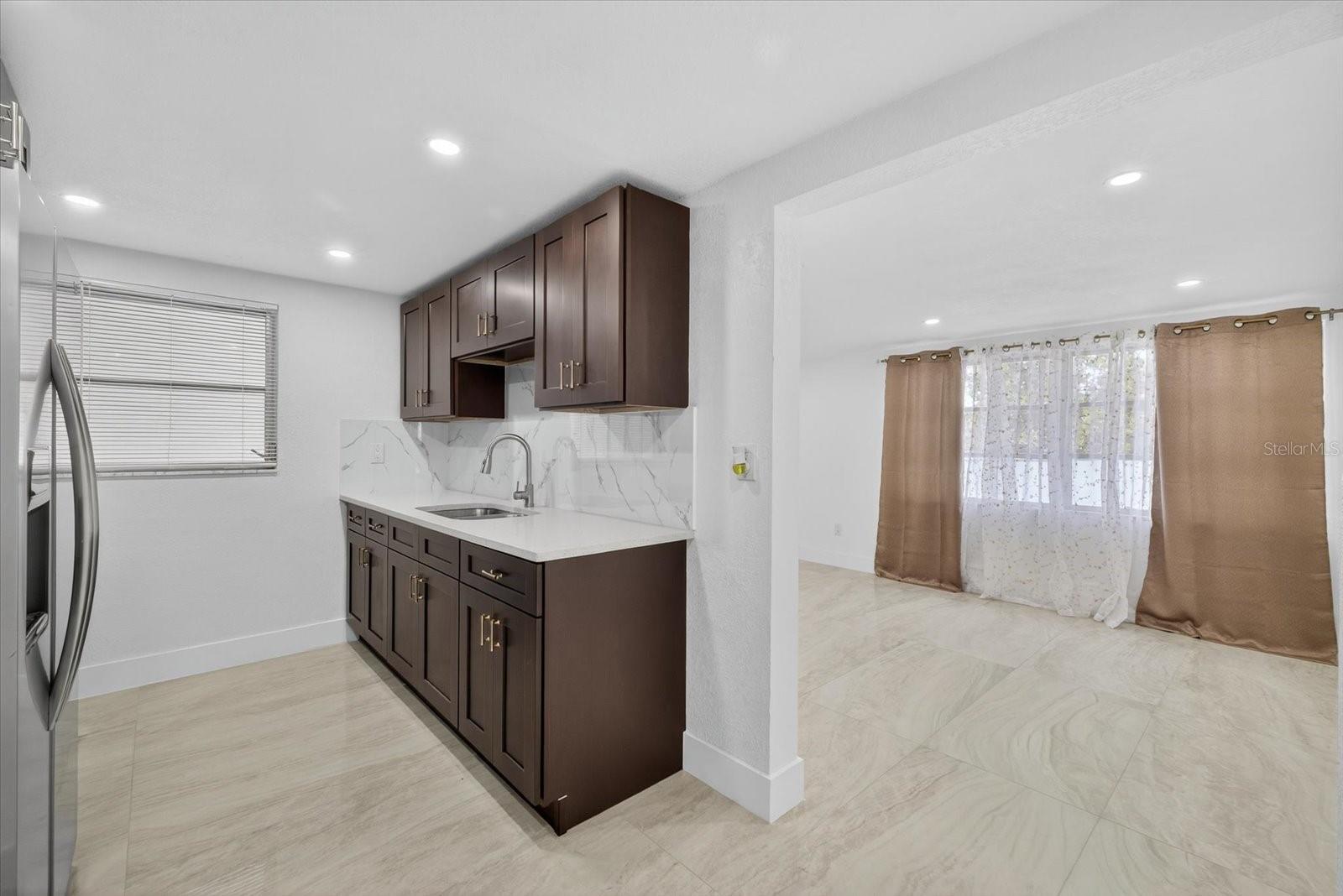 Image 16 of 47 For 7421 Ashwood Drive