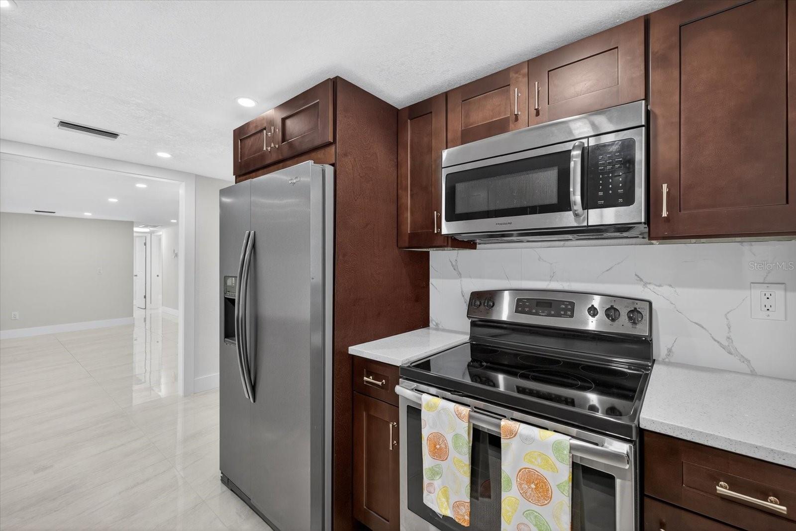Image 18 of 47 For 7421 Ashwood Drive