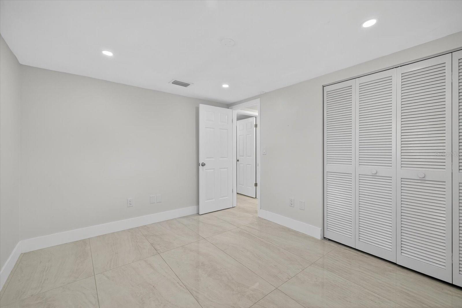 Image 22 of 47 For 7421 Ashwood Drive