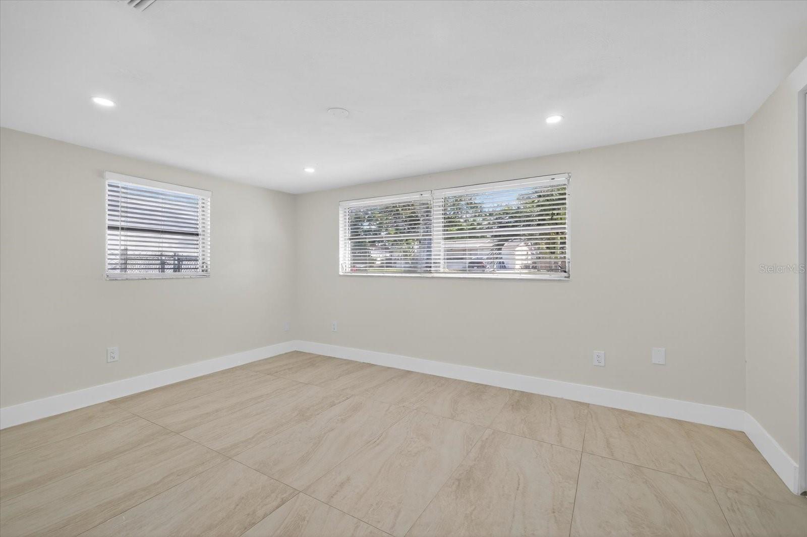 Image 23 of 47 For 7421 Ashwood Drive