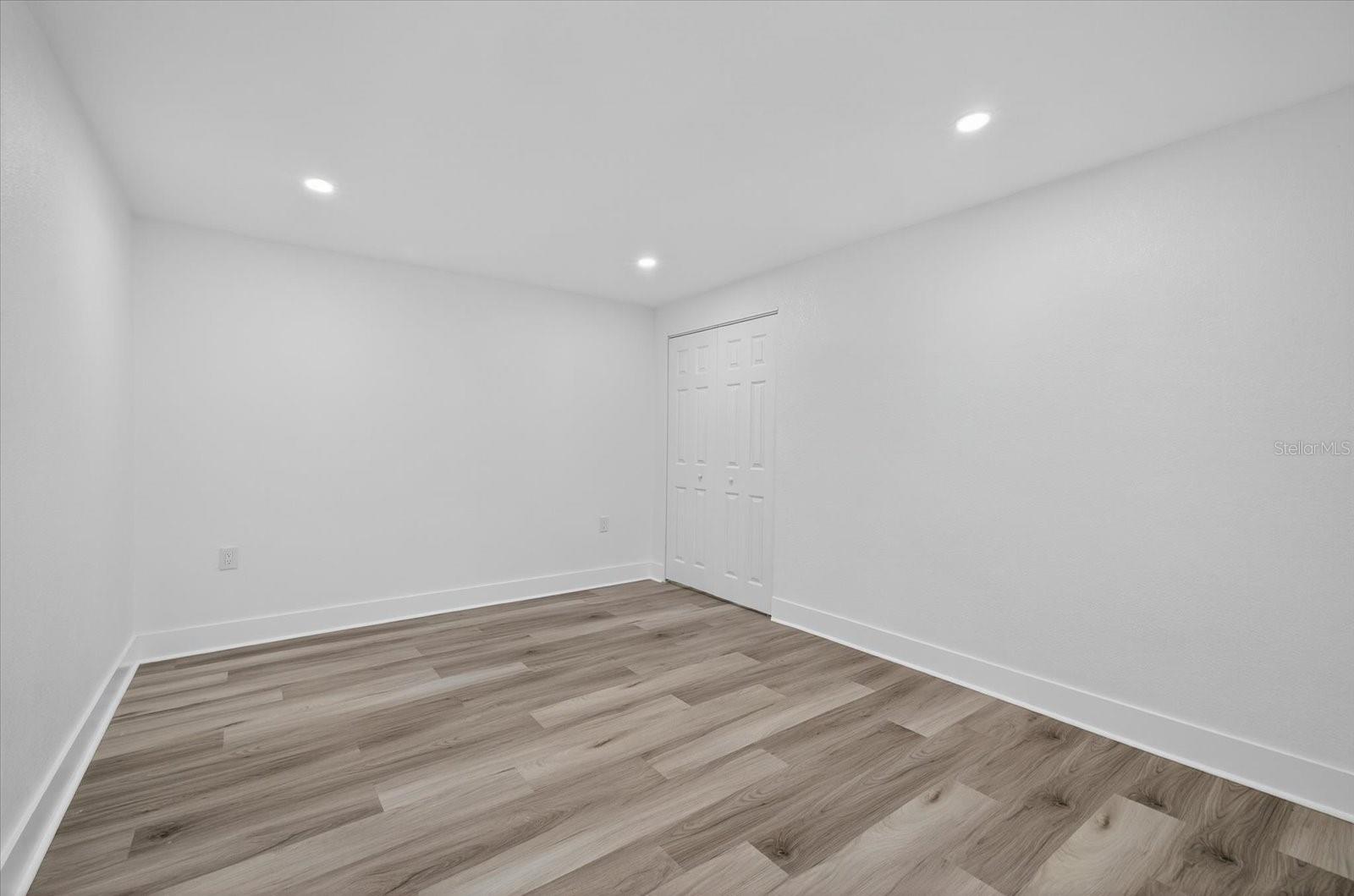 Image 31 of 47 For 7421 Ashwood Drive