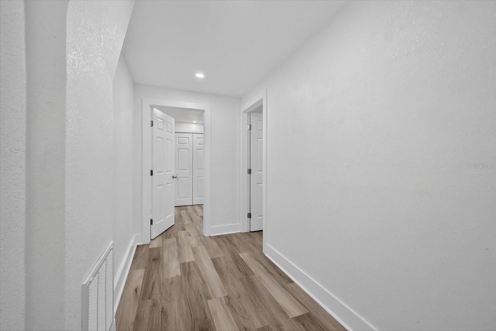 Image 35 of 47 For 7421 Ashwood Drive