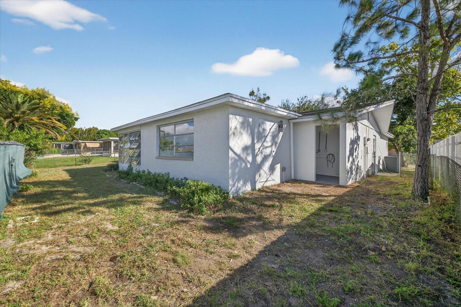 Image 40 of 47 For 7421 Ashwood Drive