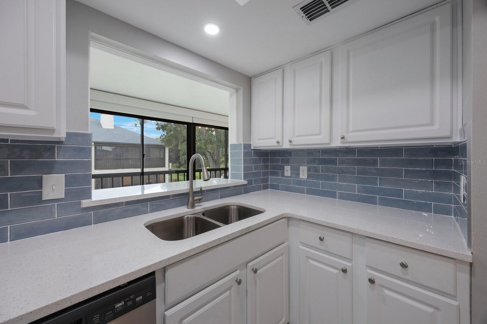Image 20 of 47 For 13016 Village Chase Circle 13016