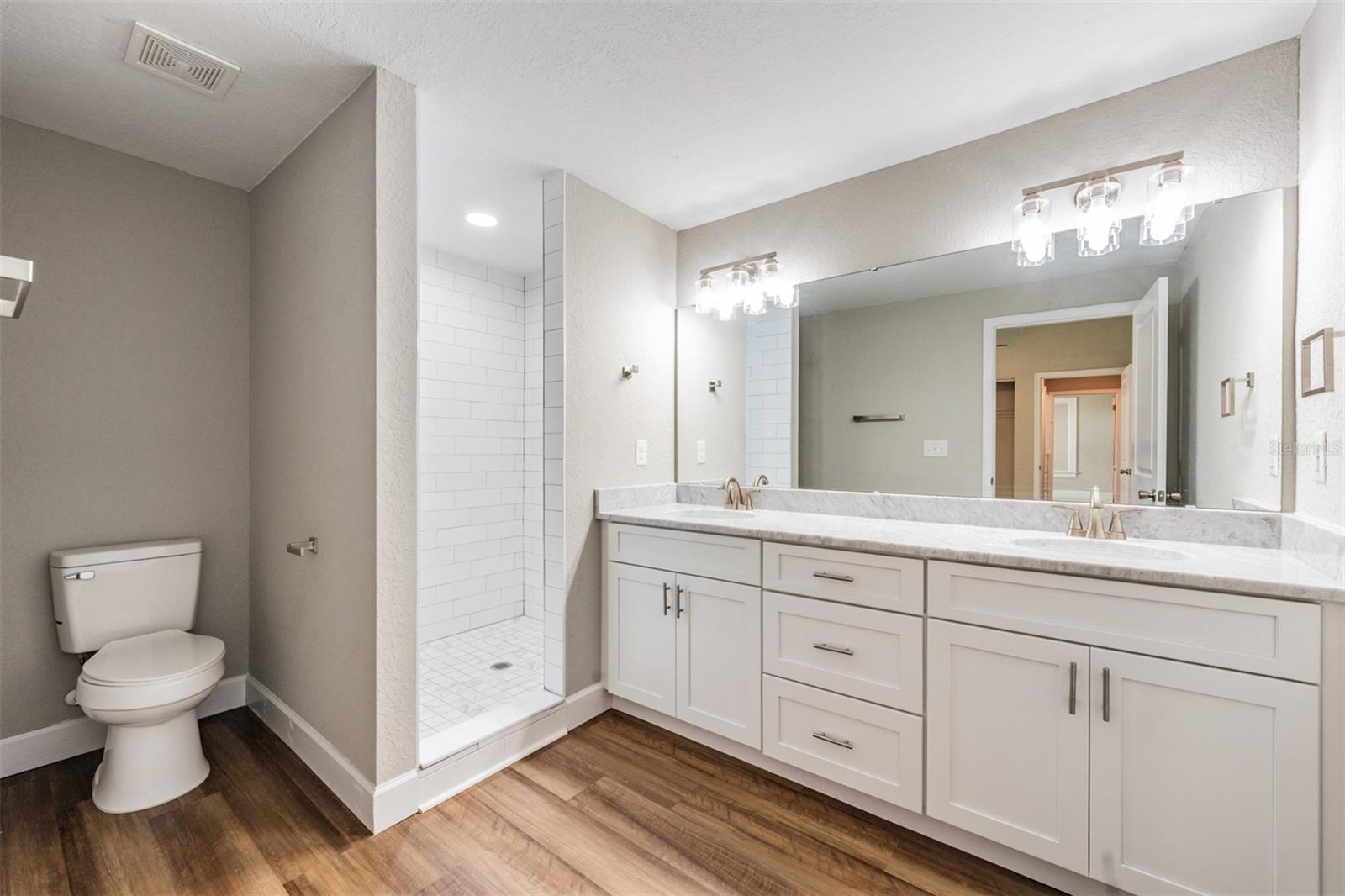 Image 16 of 27 For 701 Vermont Avenue