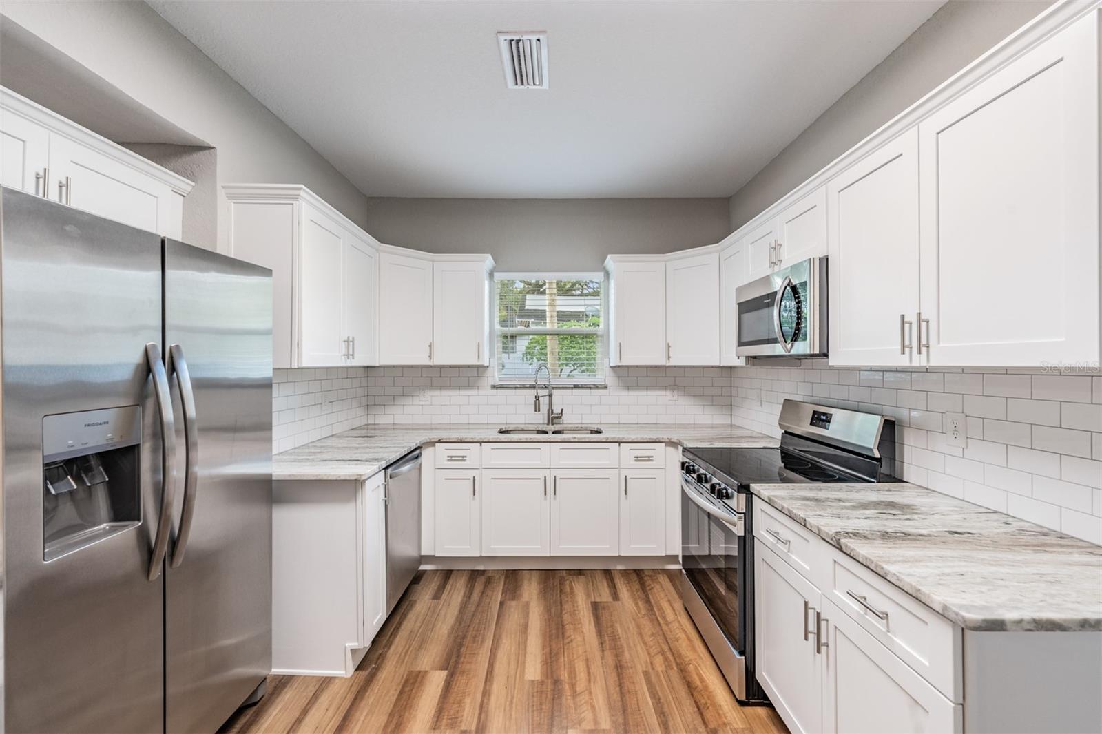 Image 4 of 27 For 701 Vermont Avenue