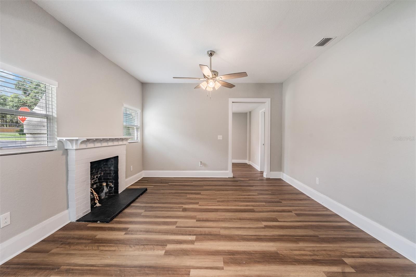 Image 7 of 27 For 701 Vermont Avenue